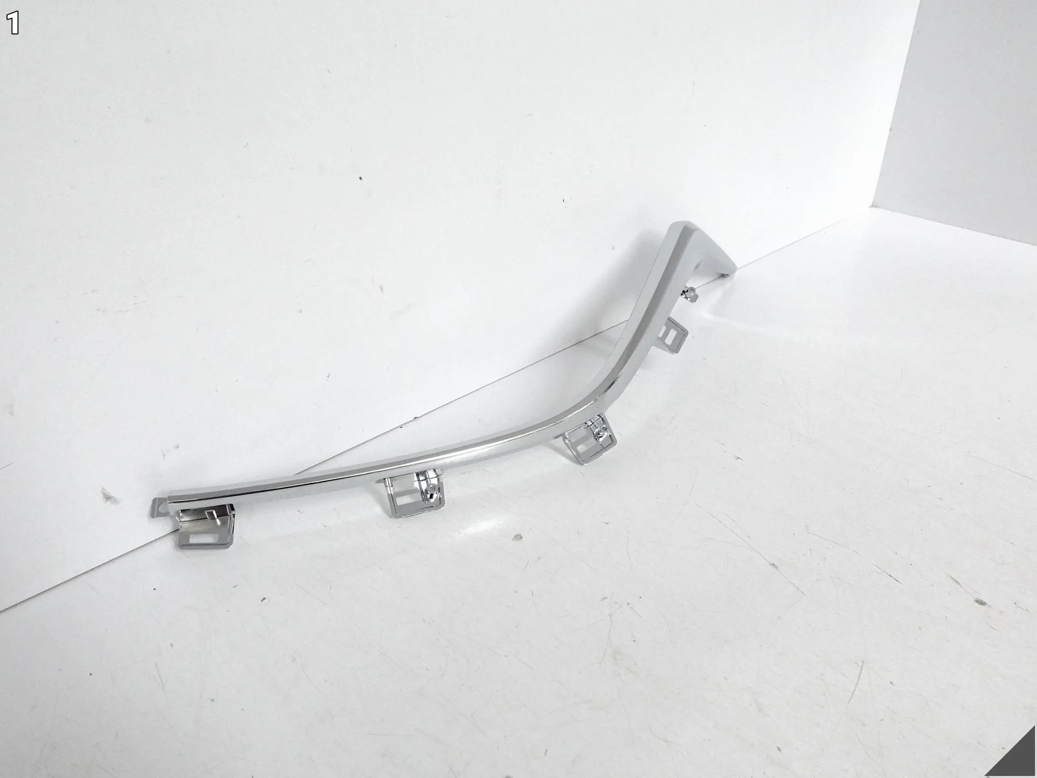 MAZDA 3 III BM 14-17 LISTWA CHROM ATRAPY GRILLA ZDERZAKA PRZÓD LEWA MAZDA 3 III BM 14-17 LISTWA CHROM ATRAPY GRILLA ZDERZAKA PRZÓD LEWA - obrazek 2