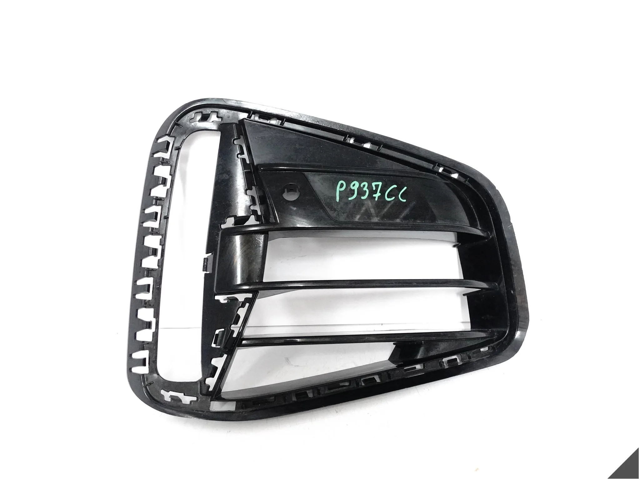 BMW 4 G22 G23 M-PAKIET MSP 20- ATRAPA KRATKA W ZDERZAKA PRZÓD PRAWA 8077066 BMW 4 G22 G23 M-PAKIET MSP 20- ATRAPA KRATKA W ZDERZAKA PRZÓD PRAWA 8077066