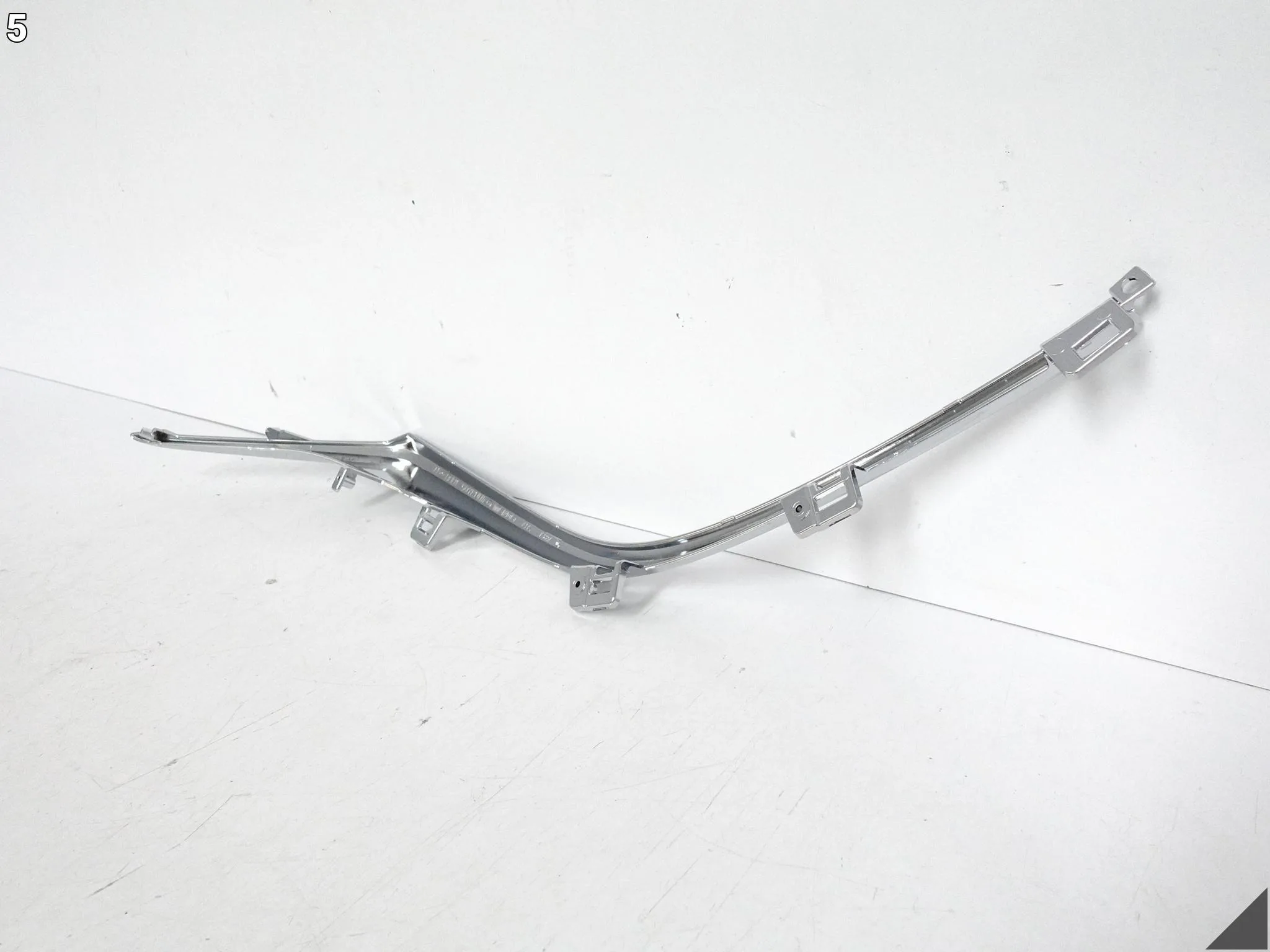 MAZDA 3 III BM 14-17 LISTWA CHROM ATRAPY GRILLA ZDERZAKA PRZÓD LEWA MAZDA 3 III BM 14-17 LISTWA CHROM ATRAPY GRILLA ZDERZAKA PRZÓD LEWA - obrazek 6