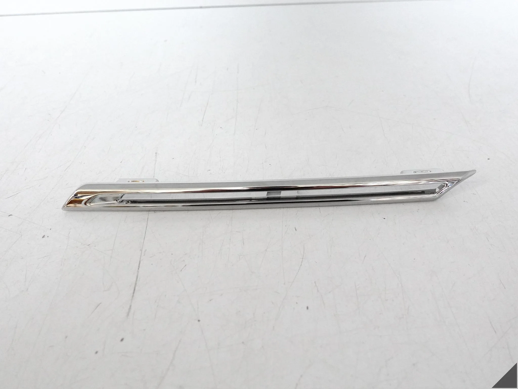 RENAULT MEGANE IV 4 16-20 LISTWA CHROM GRILLA ATRAPY PRZÓD LEWY RENAULT MEGANE IV 4 16-20 LISTWA CHROM GRILLA ATRAPY PRZÓD LEWY