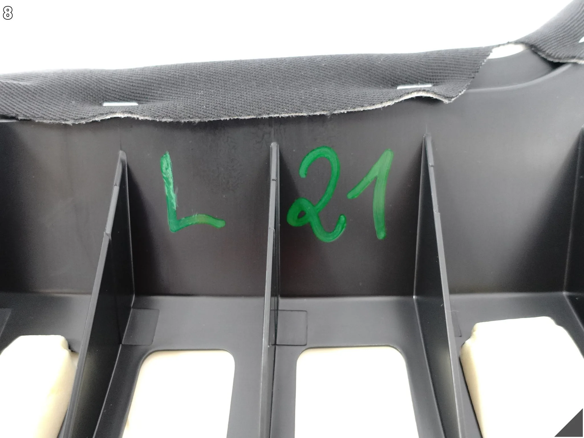 AUDI A5 8T0 A4 8K0 LIFT 11-16 BOCZEK TAPICERKA TYLNEJ KANAPY PRAWY MILANO AUDI A5 8T0 A4 8K0 LIFT 11-16 BOCZEK TAPICERKA TYLNEJ KANAPY PRAWY MILANO - obrazek 9
