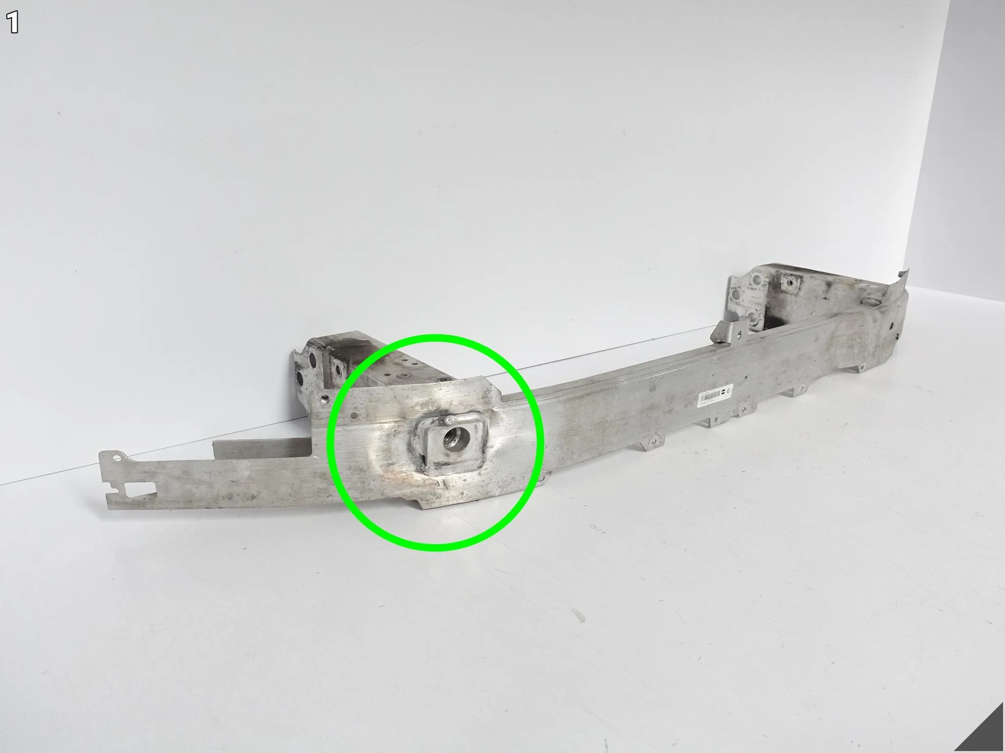 BMW 5 G30 G31 M5 F90 17-20 BELKA GÓRNA WSPORNIK WZMOCNIENIE W ZDERZAK PRZÓD BMW 5 G30 G31 M5 F90 17-20 BELKA GÓRNA WSPORNIK WZMOCNIENIE W ZDERZAK PRZÓD - obrazek 2