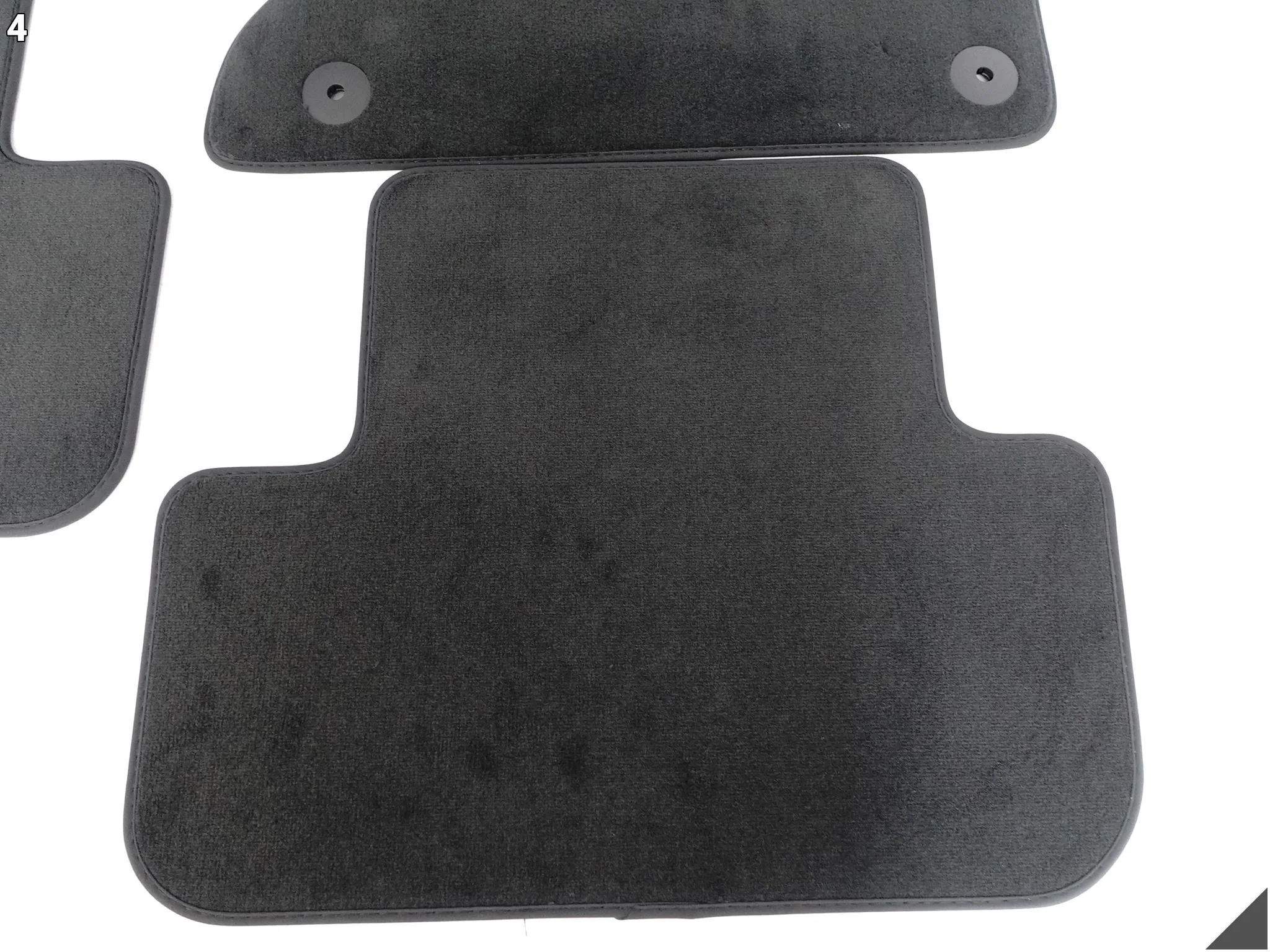 AUDI A5 S5 8T0 A4 S4 8K0 B8 LIFT 11-16 KOMPLET DYWANIKÓW WELUROWYCH EU QA5 AUDI A5 S5 8T0 A4 S4 8K0 B8 LIFT 11-16 KOMPLET DYWANIKÓW WELUROWYCH EU QA5 - obrazek 5