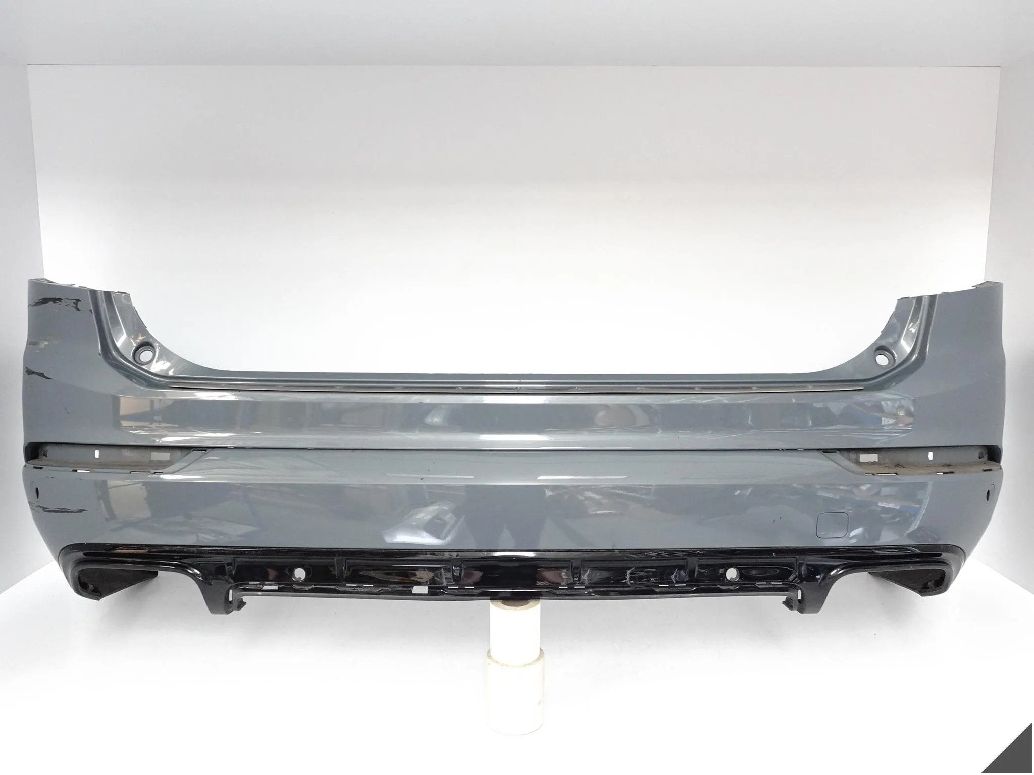 VOLVO XC90 II (2 GENERACJA) R-DESIGN LIFT 14-21 ZDERZAK BUMPER TYŁ (6xPDC) VOLVO XC90 II (2 GENERACJA) R-DESIGN LIFT 14-21 ZDERZAK BUMPER TYŁ (6xPDC)
