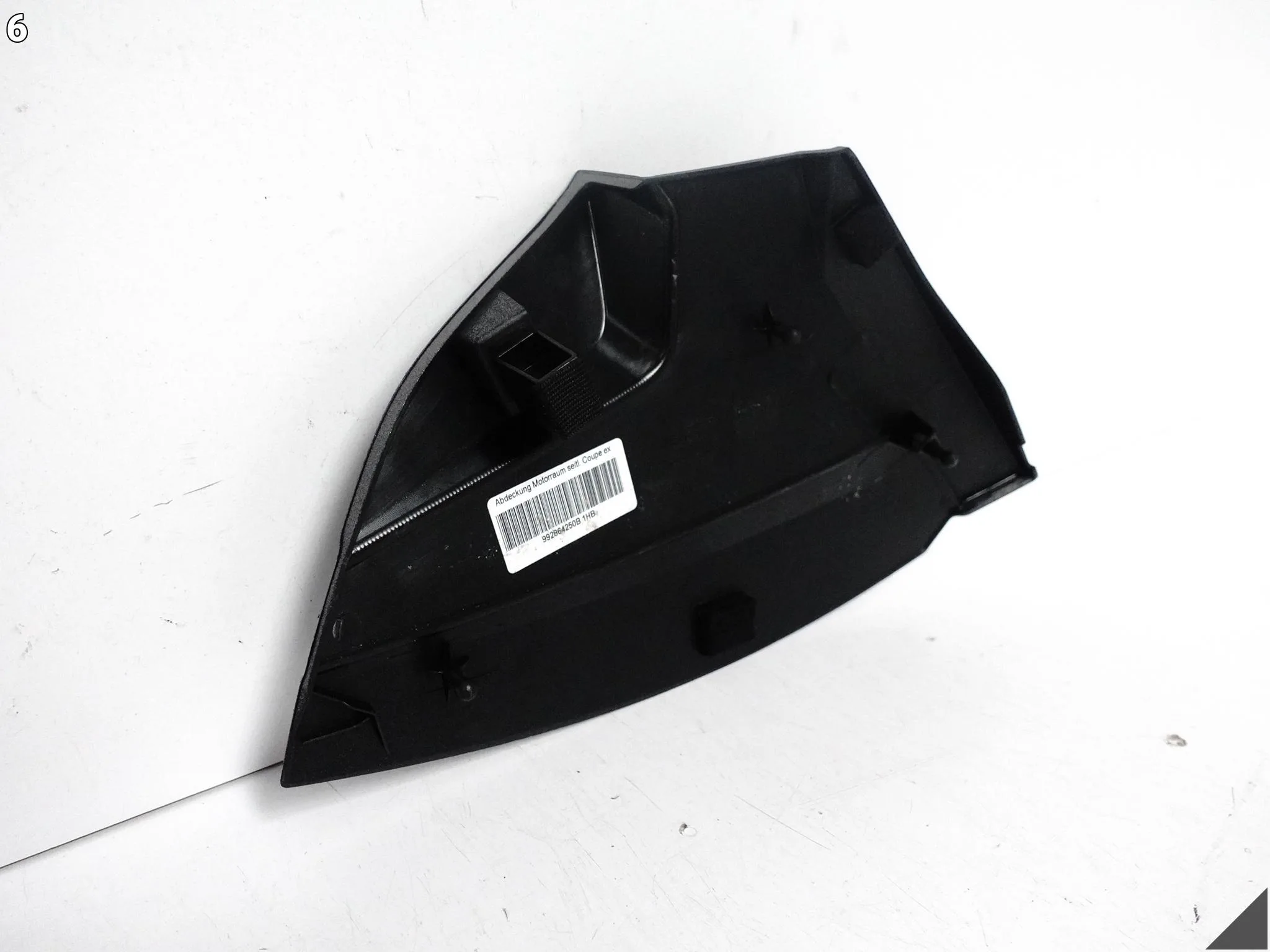 PORSCHE 911 992 19- MASKOWNICA OSŁONA KOMORY SILNIKA PRAWA TYŁ 992864250B PORSCHE 911 992 19- MASKOWNICA OSŁONA KOMORY SILNIKA PRAWA TYŁ 992864250B - obrazek 7