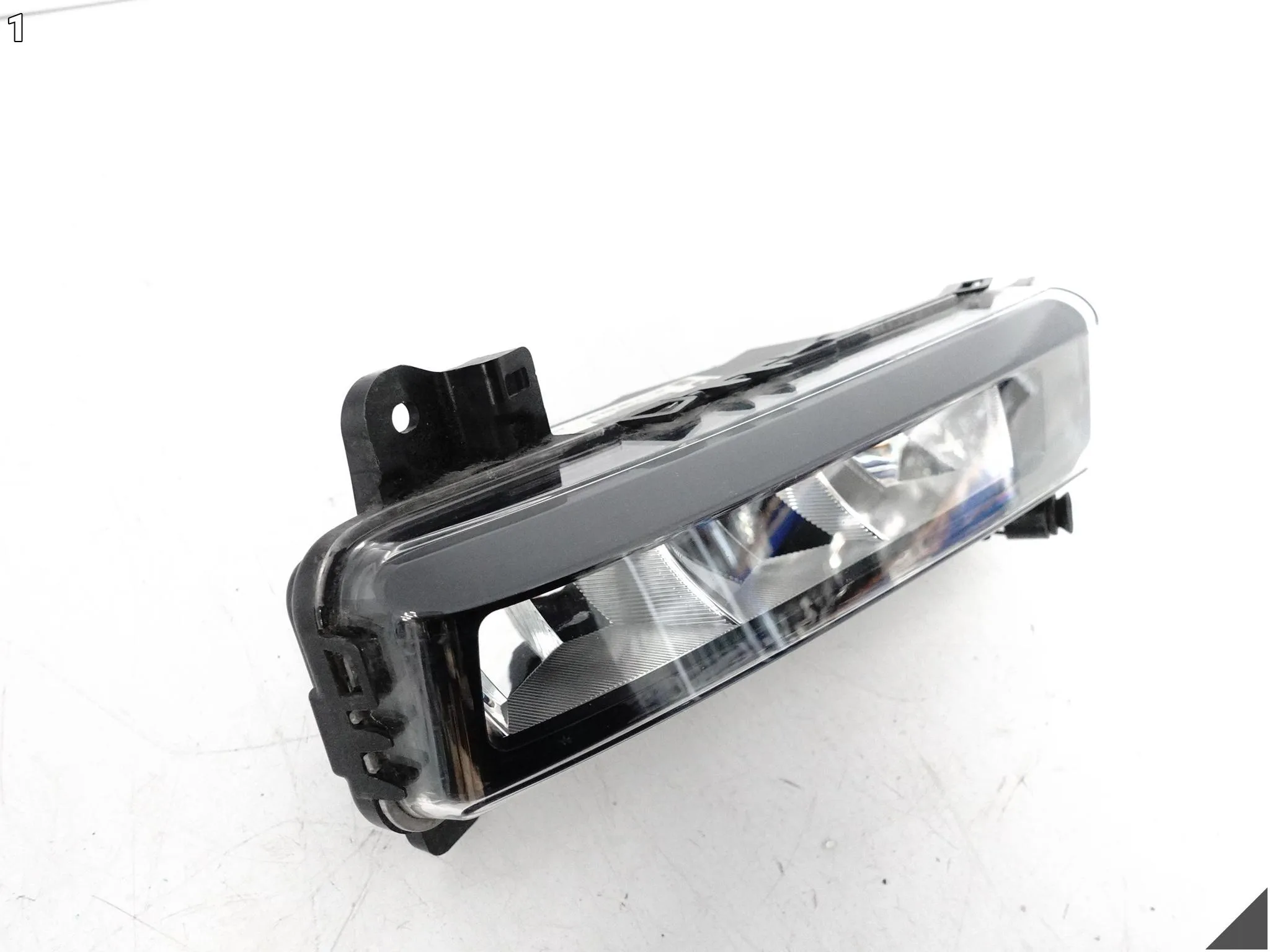 BMW 2 F45 F46 LCI X6 G06 3 G20 G21 HALOGEN W ZDERZAK LED PRAWY PRZÓD BMW 2 F45 F46 LCI X6 G06 3 G20 G21 HALOGEN W ZDERZAK LED PRAWY PRZÓD - obrazek 2