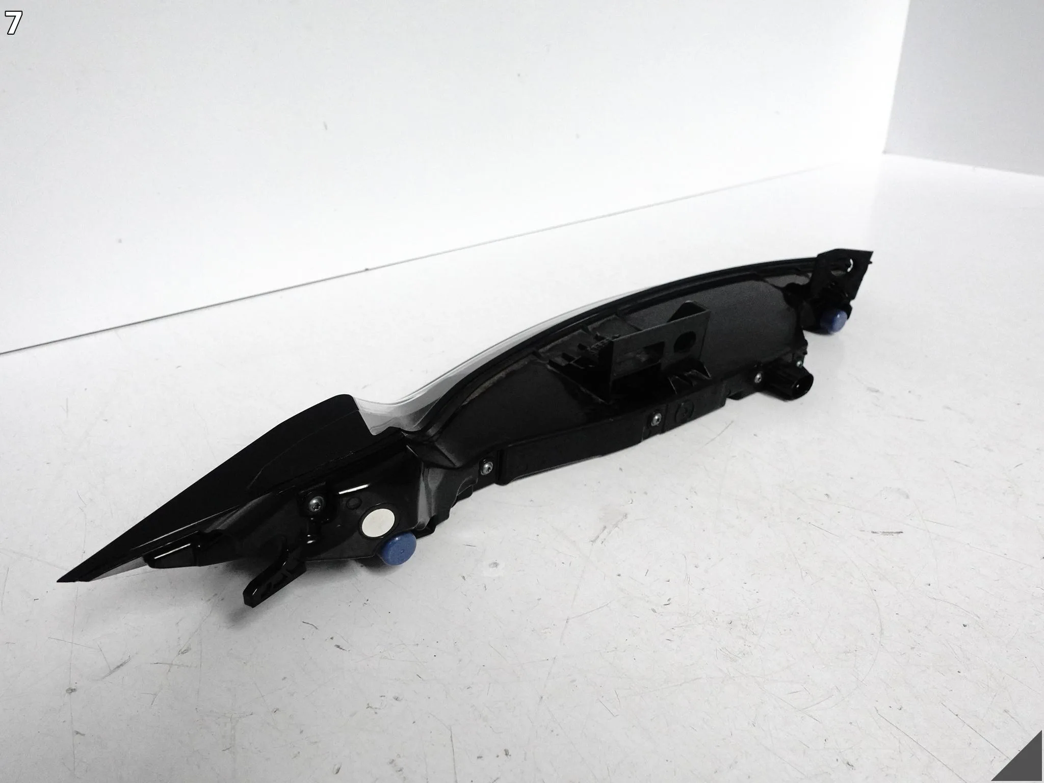 PORSCHE 911 992 EXCLUSIVE 19- LAMPA LED W BŁOTNIK PRAWA TYŁ EU 9P5945092B PORSCHE 911 992 EXCLUSIVE 19- LAMPA LED W BŁOTNIK PRAWA TYŁ EU 9P5945092B - obrazek 8