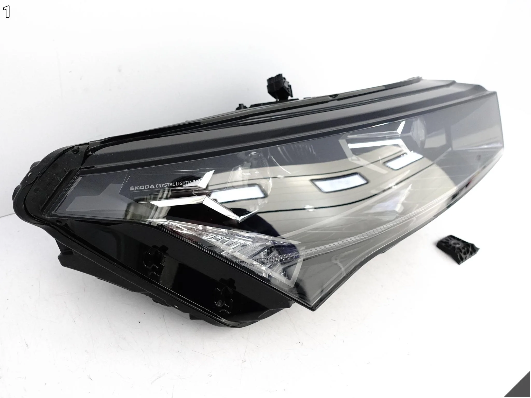 SKODA ENYAQ iV ELECTRIC 5LB 20- LAMPA FULL LED CRYSTAL LIGHTING PRAWA PRZÓD SKODA ENYAQ iV ELECTRIC 5LB 20- LAMPA FULL LED CRYSTAL LIGHTING PRAWA PRZÓD - obrazek 2