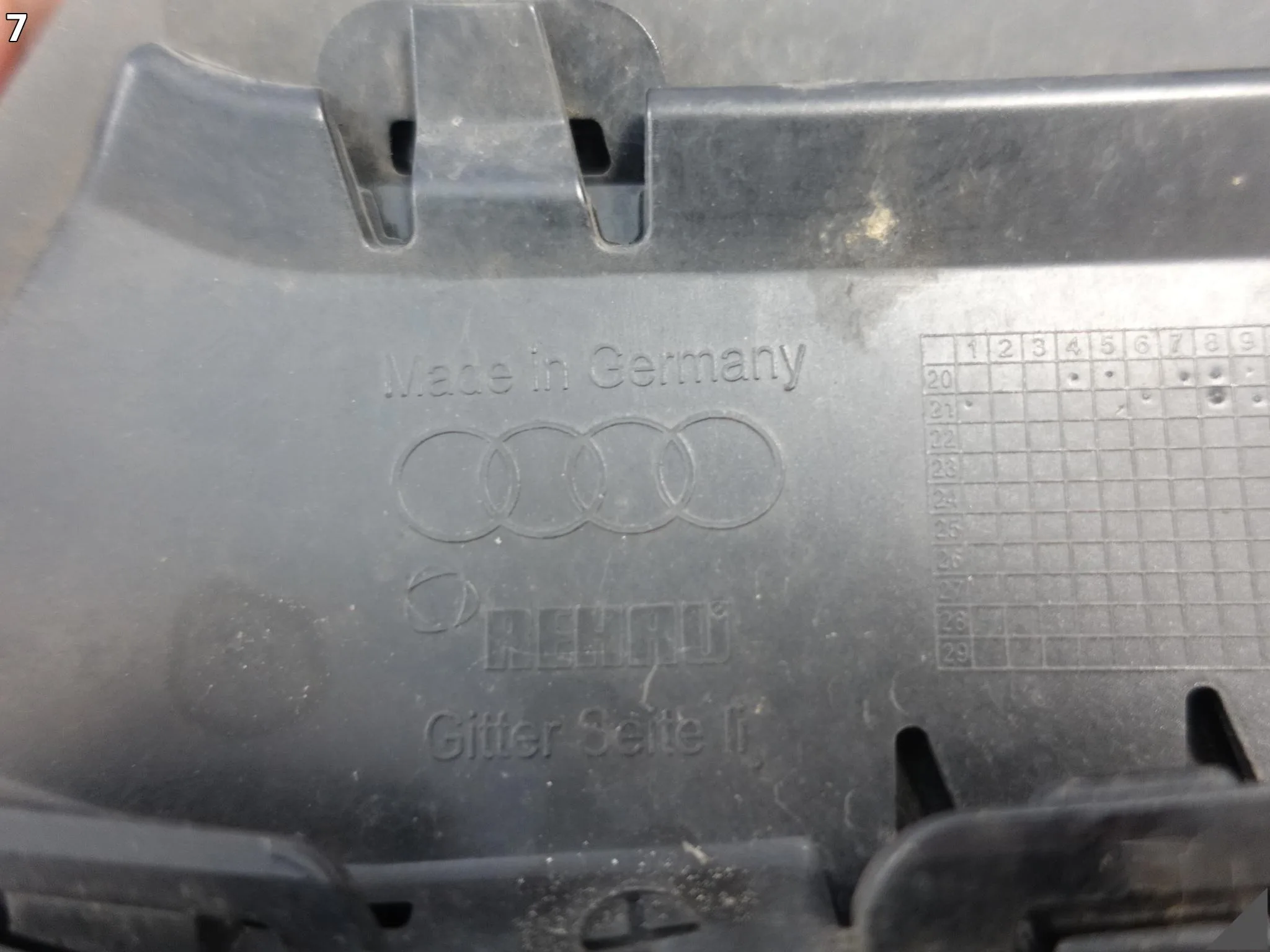 AUDI RS3 8Y0 20-24 OSŁONA ATRAPA KRATKA W ZDERZAK PRZÓD LEWA 8Y0807681F AUDI RS3 8Y0 20-24 OSŁONA ATRAPA KRATKA W ZDERZAK PRZÓD LEWA 8Y0807681F - obrazek 8