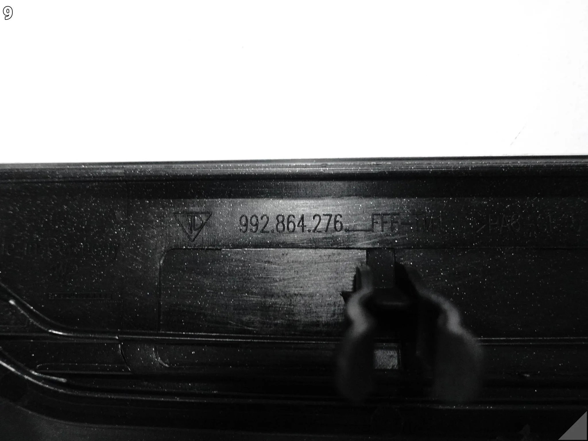 PORSCHE 911 992 19- GÓRNA OSŁONA POKRYWA SILNIKA WENTYLATORÓW 3.0 TYŁ PORSCHE 911 992 19- GÓRNA OSŁONA POKRYWA SILNIKA WENTYLATORÓW 3.0 TYŁ - obrazek 10