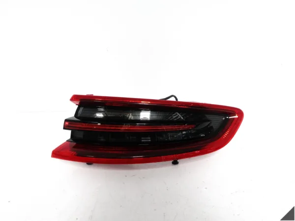 PORSCHE MACAN 95B 14-18 LAMPA LED W BŁOTNIK PRAWA TYŁ EU 95B945096D PORSCHE MACAN 95B 14-18 LAMPA LED W BŁOTNIK PRAWA TYŁ EU 95B945096D