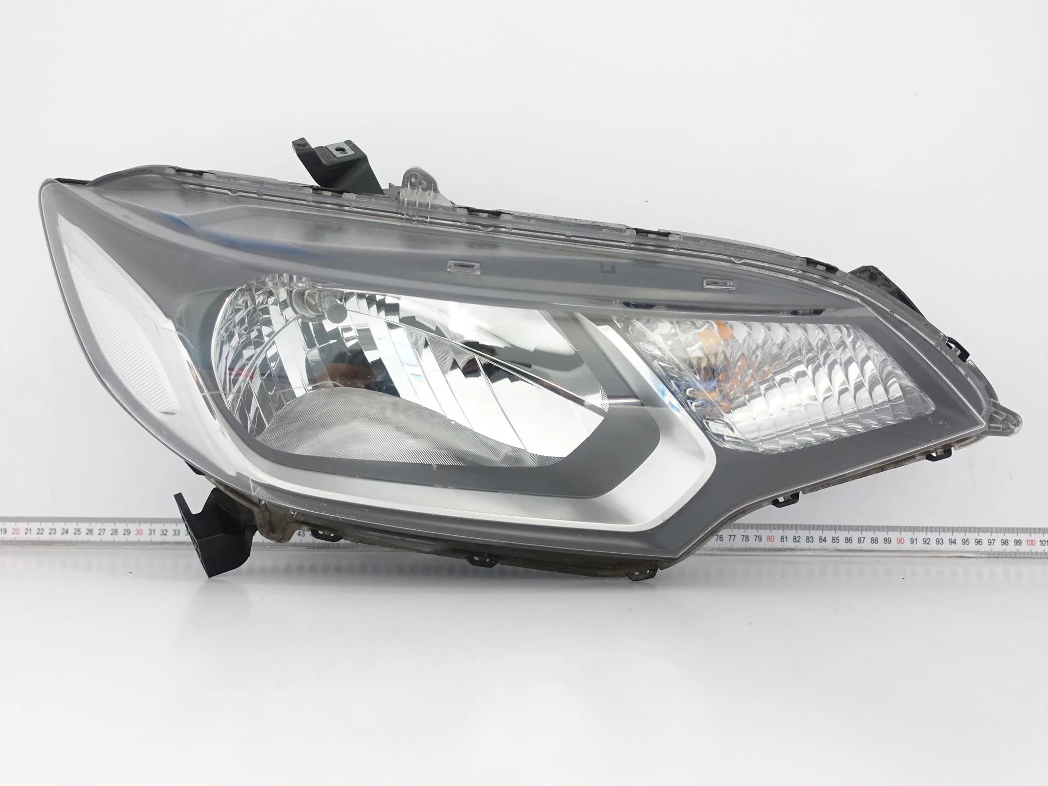 HONDA JAZZ IV 4 15-18 ZWYKŁA HALOGEN LAMPA PRAWA PRZÓD EUROPA HONDA JAZZ IV 4 15-18 ZWYKŁA HALOGEN LAMPA PRAWA PRZÓD EUROPA