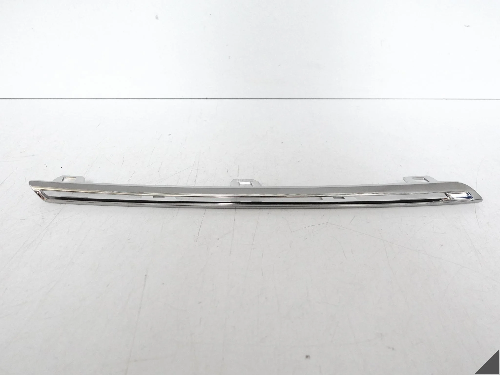 RENAULT MEGANE IV 4 16-20 LISTWA CHROM GRILLA ATRAPY PRZÓD GÓRNA PRAWA RENAULT MEGANE IV 4 16-20 LISTWA CHROM GRILLA ATRAPY PRZÓD GÓRNA PRAWA