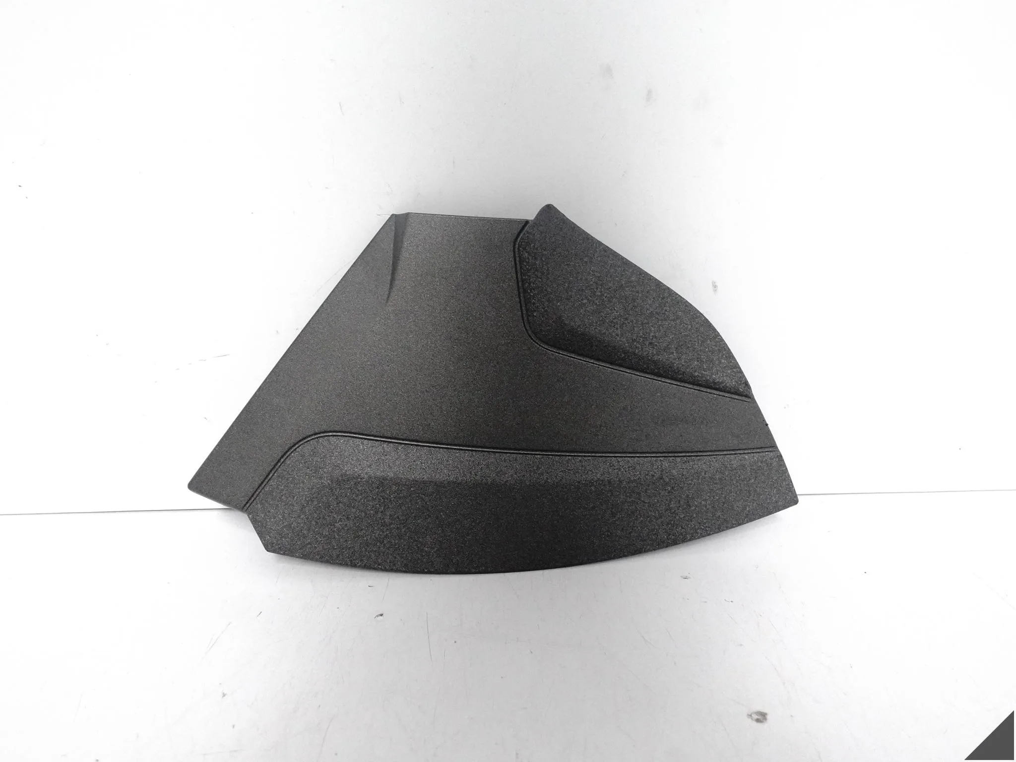 PORSCHE 911 992 19- MASKOWNICA OSŁONA KOMORY SILNIKA PRAWA TYŁ 992864250B PORSCHE 911 992 19- MASKOWNICA OSŁONA KOMORY SILNIKA PRAWA TYŁ 992864250B