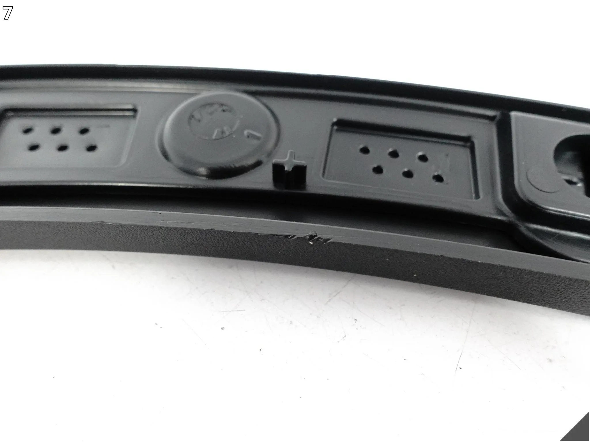VOLVO XC40 EX40 C40 RECHARGE 17- LISTWA NA BŁOTNIK NAKŁADKA PRAWA PRZÓD VOLVO XC40 EX40 C40 RECHARGE 17- LISTWA NA BŁOTNIK NAKŁADKA PRAWA PRZÓD - obrazek 8