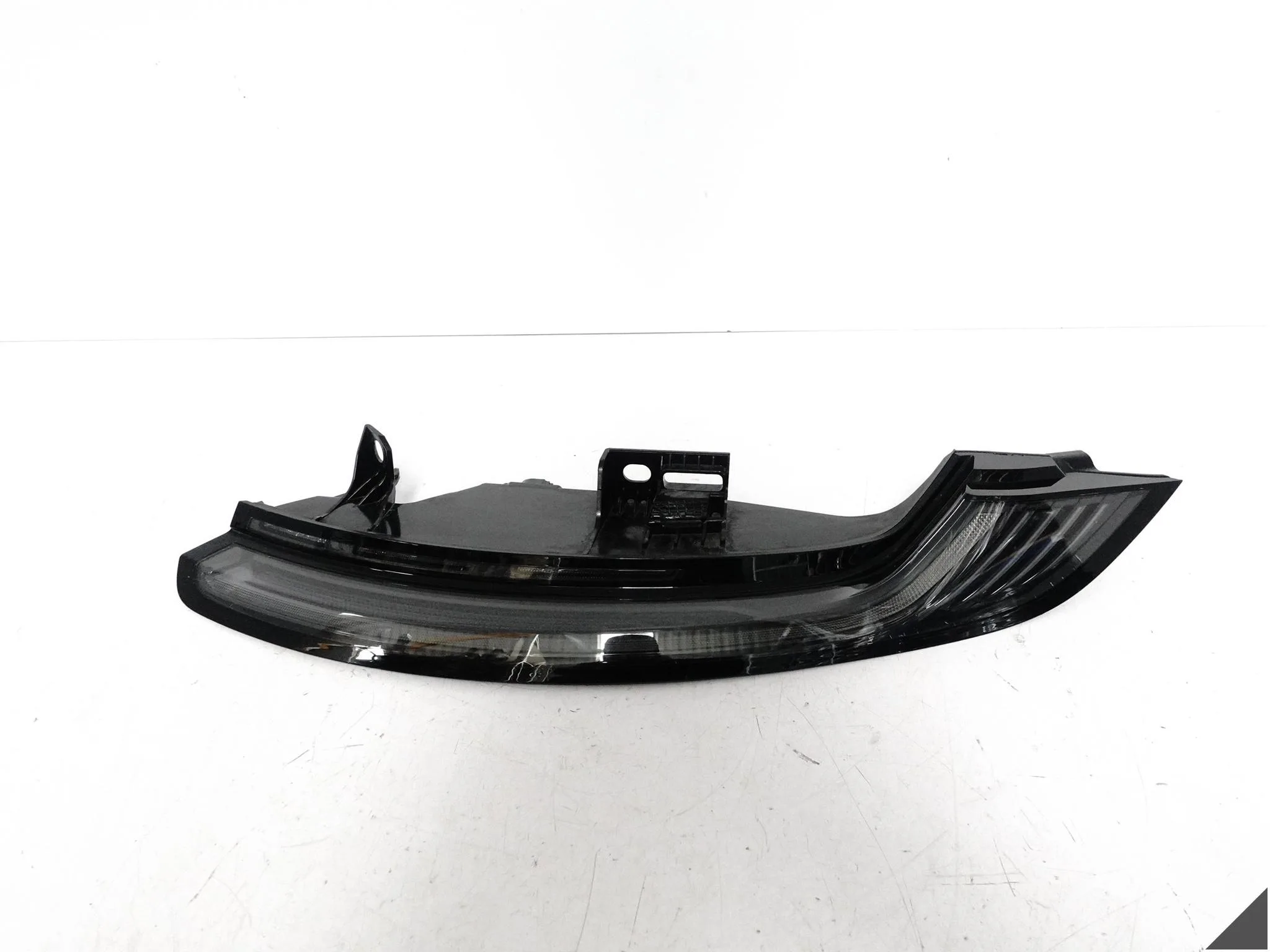 PORSCHE 911 992 EXCLUSIVE 19- LAMPA LED W BŁOTNIK PRAWA TYŁ EU 9P5945092B PORSCHE 911 992 EXCLUSIVE 19- LAMPA LED W BŁOTNIK PRAWA TYŁ EU 9P5945092B