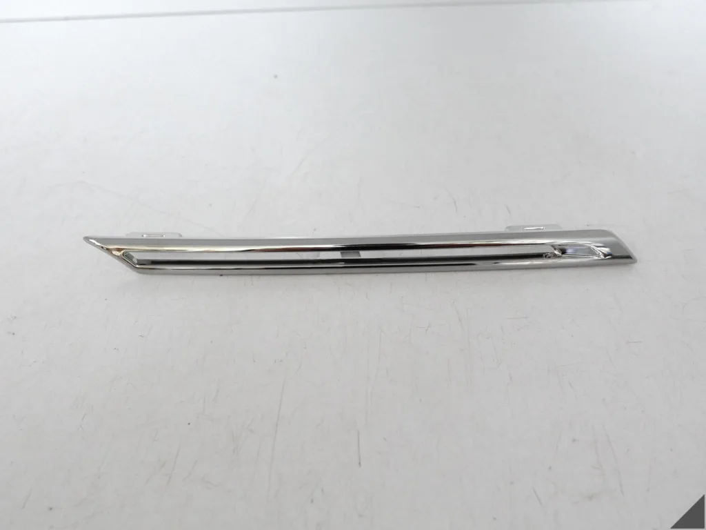 RENAULT MEGANE IV 4 16-20 LISTWA CHROM GRILLA ATRAPY PRZÓD PRAWA RENAULT MEGANE IV 4 16-20 LISTWA CHROM GRILLA ATRAPY PRZÓD PRAWA