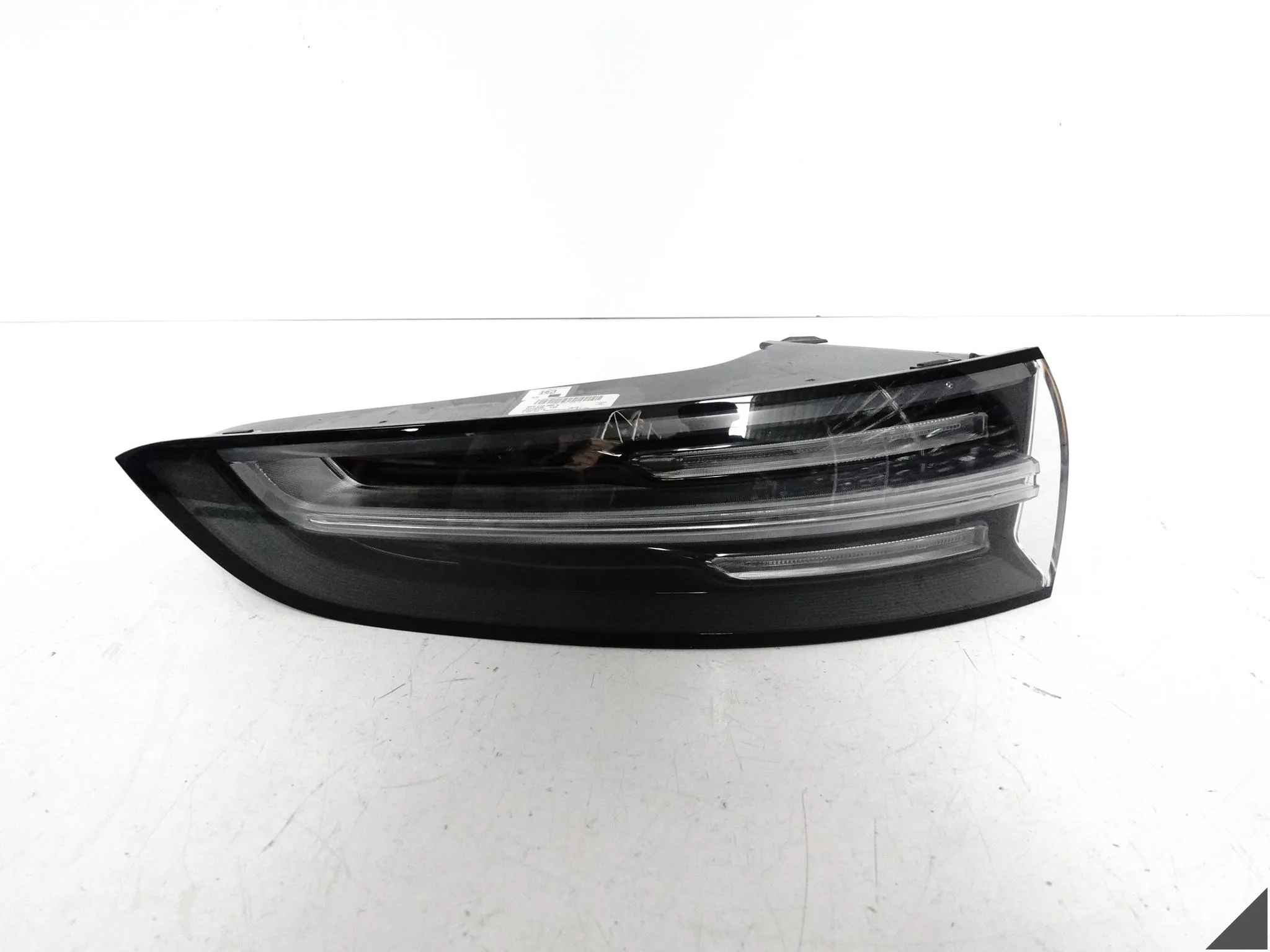 PORSCHE CAYENNE III E3 9Y0 18- LAMPA LED W BŁOTNIK LEWA TYŁ EU 9Y0945095N PORSCHE CAYENNE III E3 9Y0 18- LAMPA LED W BŁOTNIK LEWA TYŁ EU 9Y0945095N