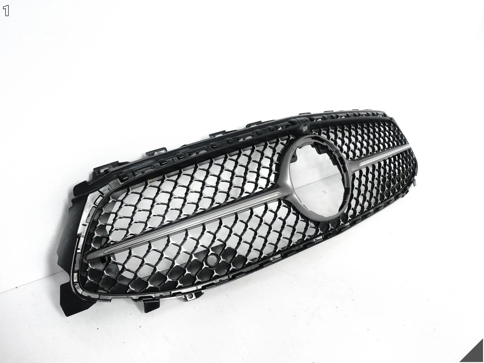 MERCEDES CLA X118 C118 AMG LIFT 22- GRILL ATRAPA WLOT W ZDERZAK PDC PRZÓD MERCEDES CLA X118 C118 AMG LIFT 22- GRILL ATRAPA WLOT W ZDERZAK PDC PRZÓD - obrazek 2