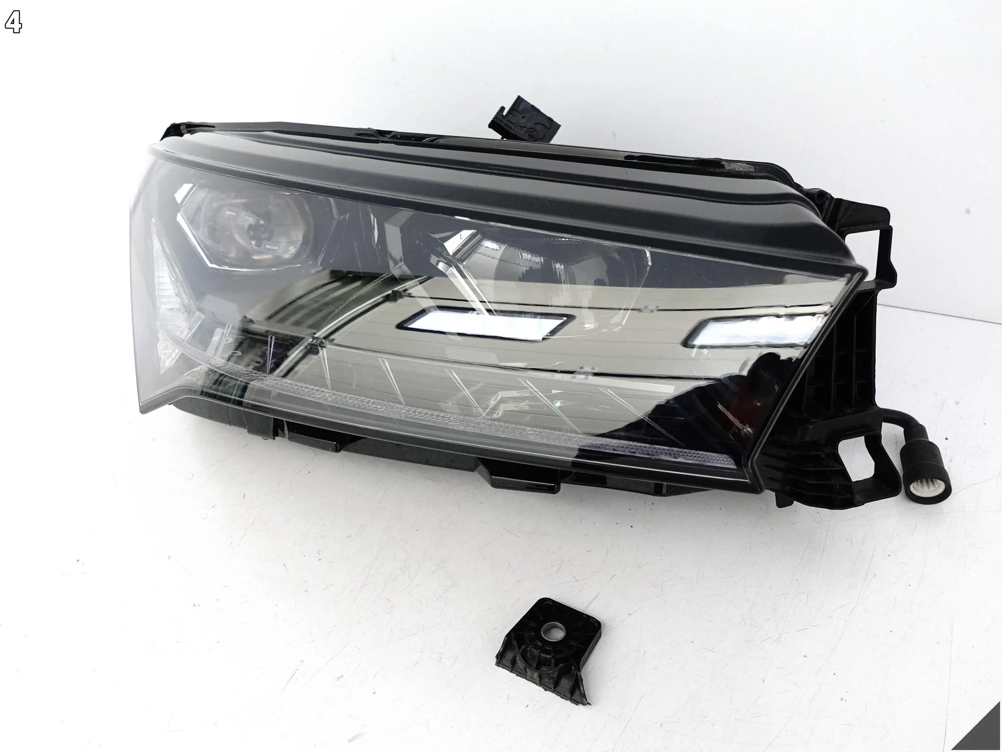 SKODA ENYAQ iV ELECTRIC 5LB 20- LAMPA FULL LED CRYSTAL LIGHTING PRAWA PRZÓD SKODA ENYAQ iV ELECTRIC 5LB 20- LAMPA FULL LED CRYSTAL LIGHTING PRAWA PRZÓD - obrazek 5