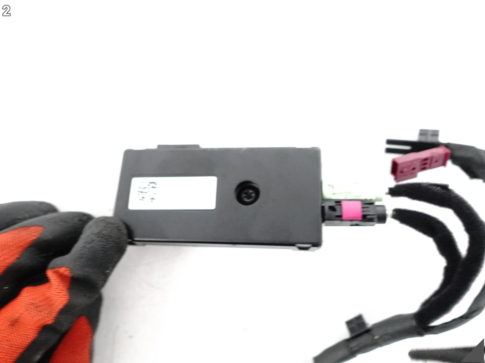 BMW 6 G32 GT GRAN TURISMO 17-23 WZMACNIACZ ANTENOWY INSTALACJA W KLAPĘ TYŁ BMW 6 G32 GT GRAN TURISMO 17-23 WZMACNIACZ ANTENOWY INSTALACJA W KLAPĘ TYŁ - obrazek 3