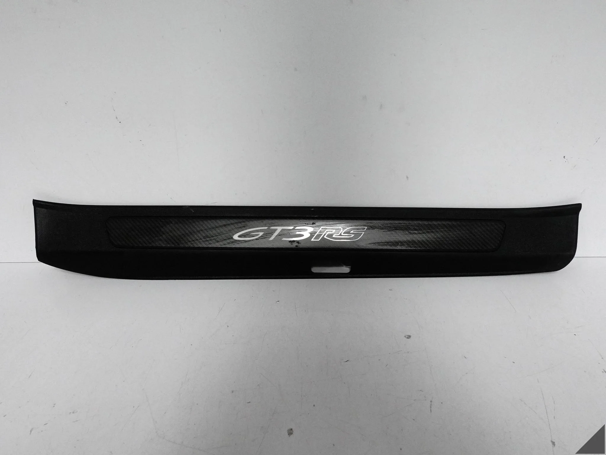 PORSCHE 911 992 GT3RS 23- LISTWA OSŁONA PROGU PODŚWIETLANA LEWA CARBON PORSCHE 911 992 GT3RS 23- LISTWA OSŁONA PROGU PODŚWIETLANA LEWA CARBON