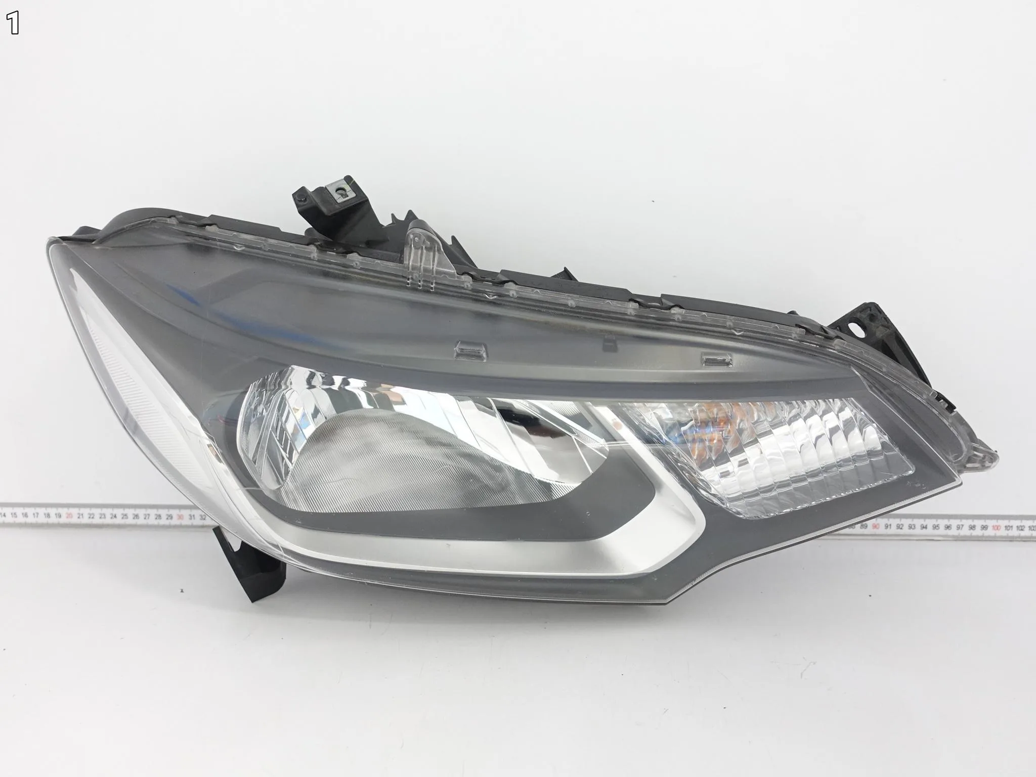 HONDA JAZZ IV 4 15-18 ZWYKŁA HALOGEN LAMPA PRAWA PRZÓD EUROPA HONDA JAZZ IV 4 15-18 ZWYKŁA HALOGEN LAMPA PRAWA PRZÓD EUROPA - obrazek 2