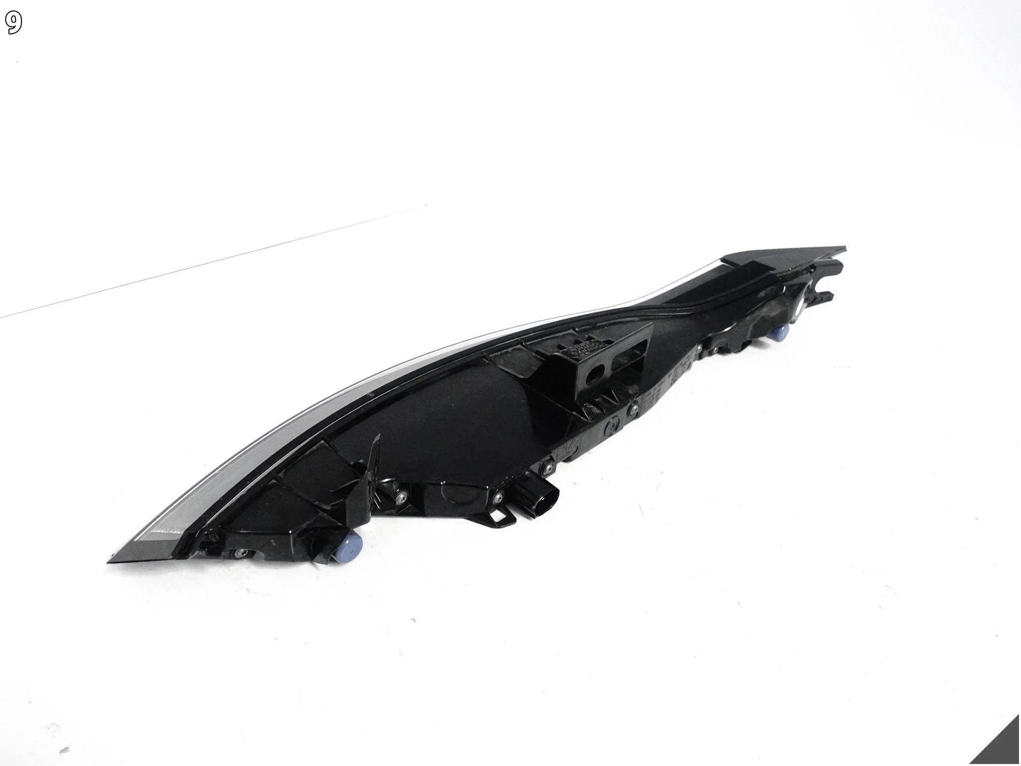 PORSCHE 911 992 EXCLUSIVE 19- LAMPA LED W BŁOTNIK LEWA TYŁ EU 9P5945091B PORSCHE 911 992 EXCLUSIVE 19- LAMPA LED W BŁOTNIK LEWA TYŁ EU 9P5945091B - obrazek 10