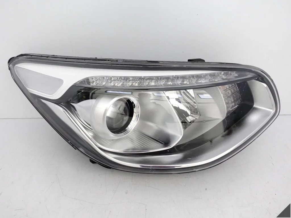 KIA SOUL II (2 GENERACJA) LIFT 16-19 LAMPA ZWYKŁA HALOGEN + LED PRAWA EU