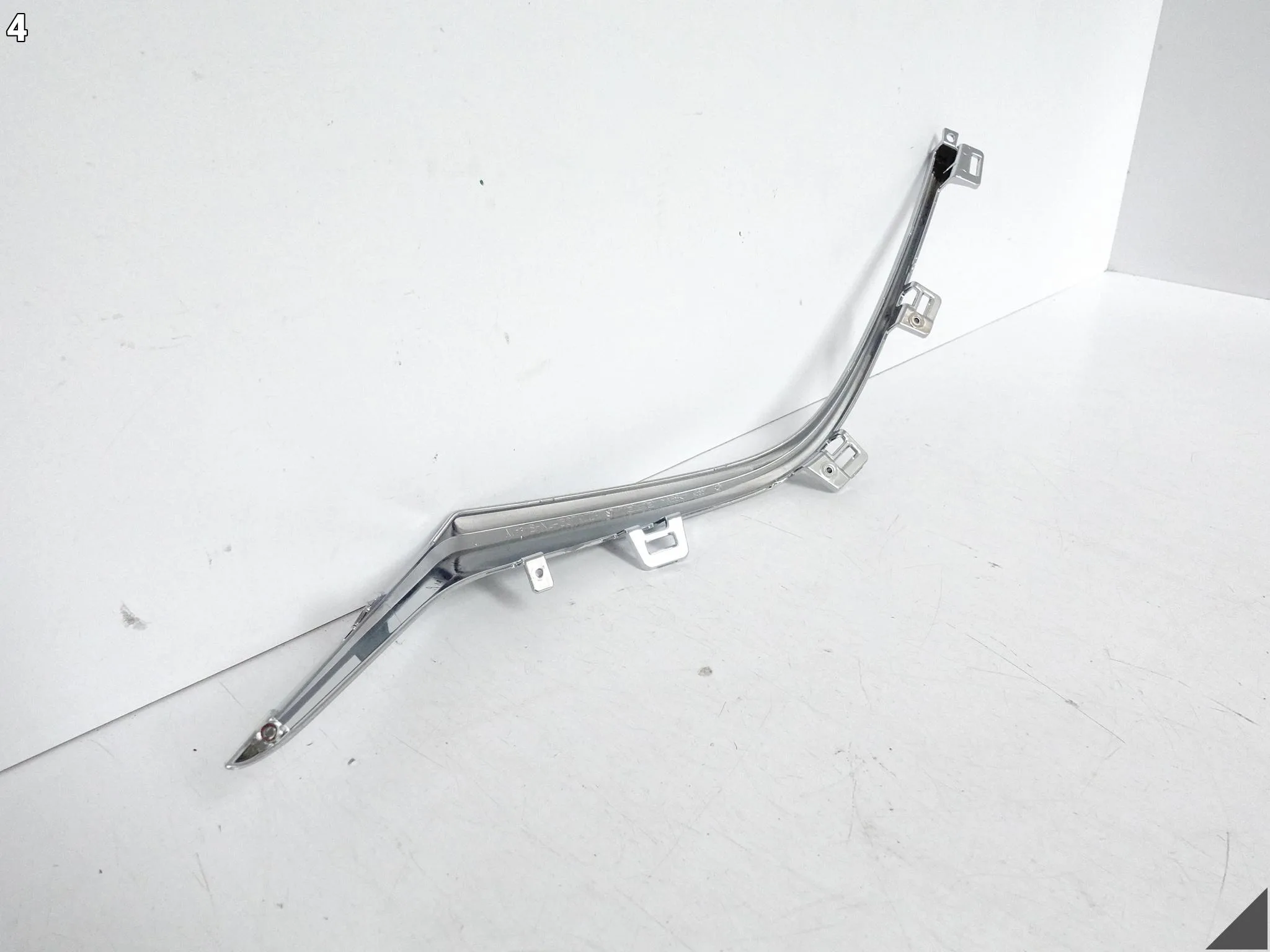 MAZDA 3 III BM 14-17 LISTWA CHROM ATRAPY GRILLA ZDERZAKA PRZÓD LEWA MAZDA 3 III BM 14-17 LISTWA CHROM ATRAPY GRILLA ZDERZAKA PRZÓD LEWA - obrazek 5