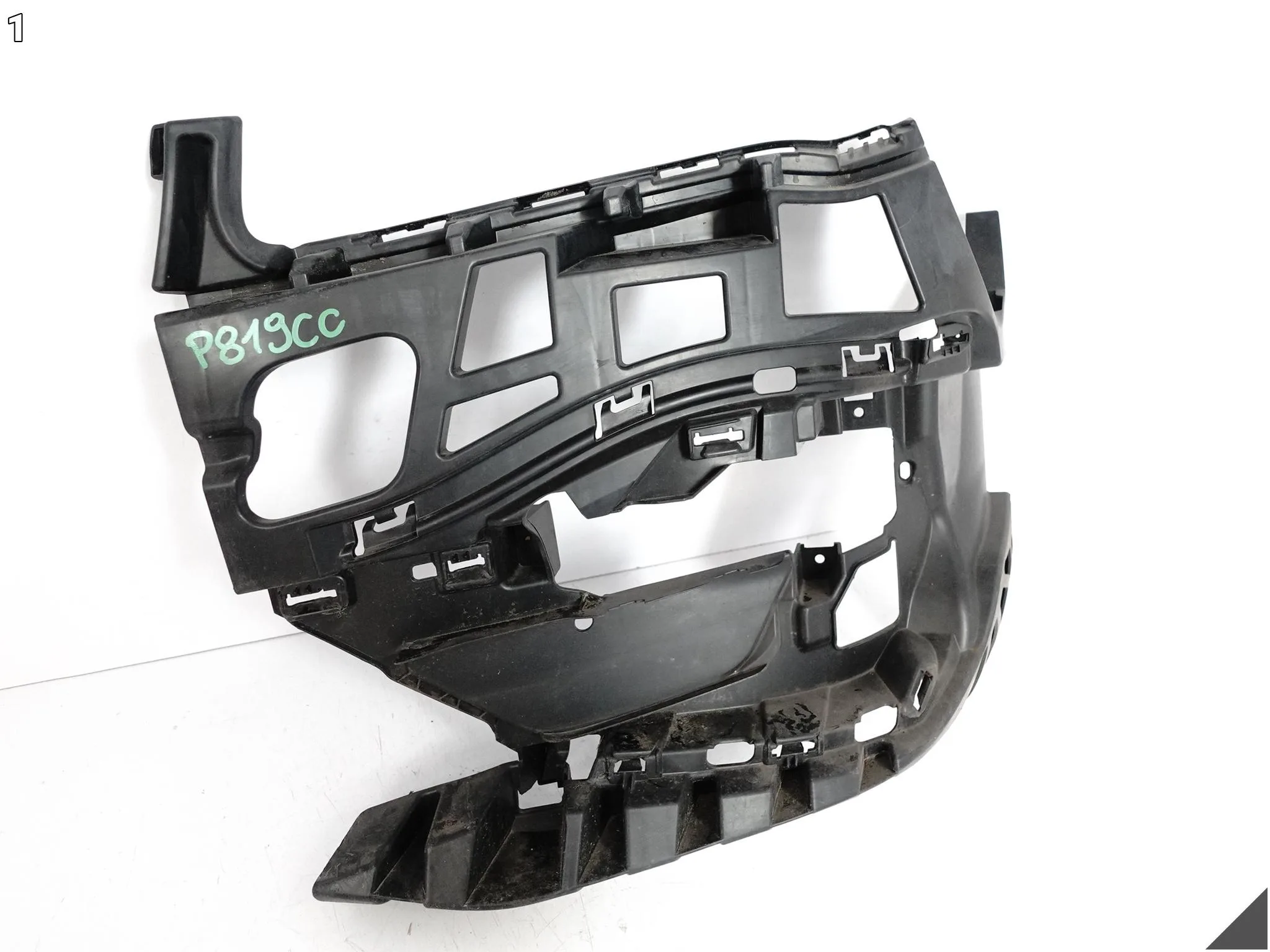 BMW 2 F45 F46 LIFT LCI 18-22 ZWYKŁY ZDERZAK ŚLIZG MOCOWANIE LEWE PRZÓD BMW 2 F45 F46 LIFT LCI 18-22 ZWYKŁY ZDERZAK ŚLIZG MOCOWANIE LEWE PRZÓD - obrazek 2
