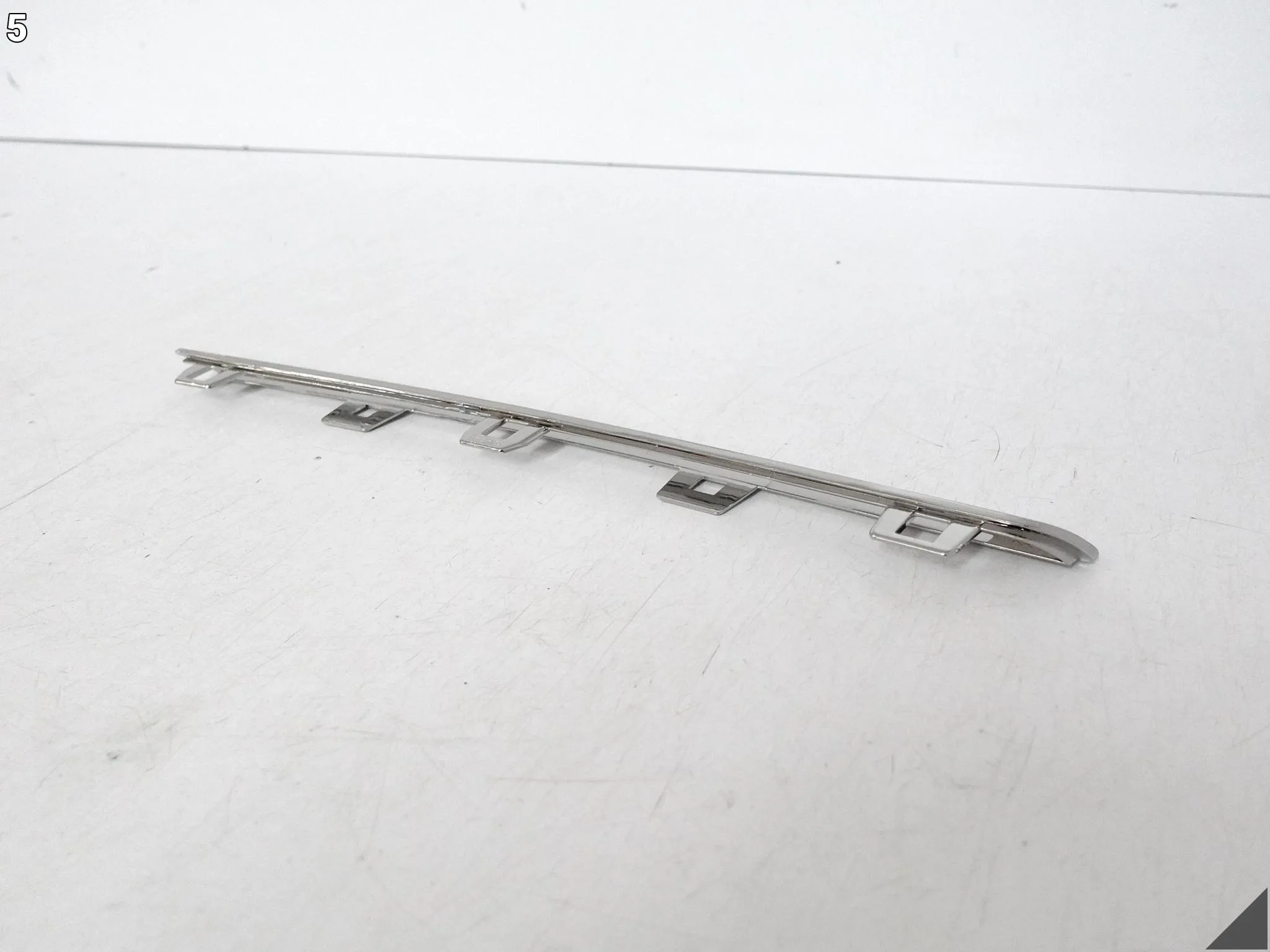 RENAULT MEGANE IV 4 16-20 LISTWA CHROM GRILLA ATRAPY PRZÓD GÓRNA LEWA RENAULT MEGANE IV 4 16-20 LISTWA CHROM GRILLA ATRAPY PRZÓD GÓRNA LEWA - obrazek 6