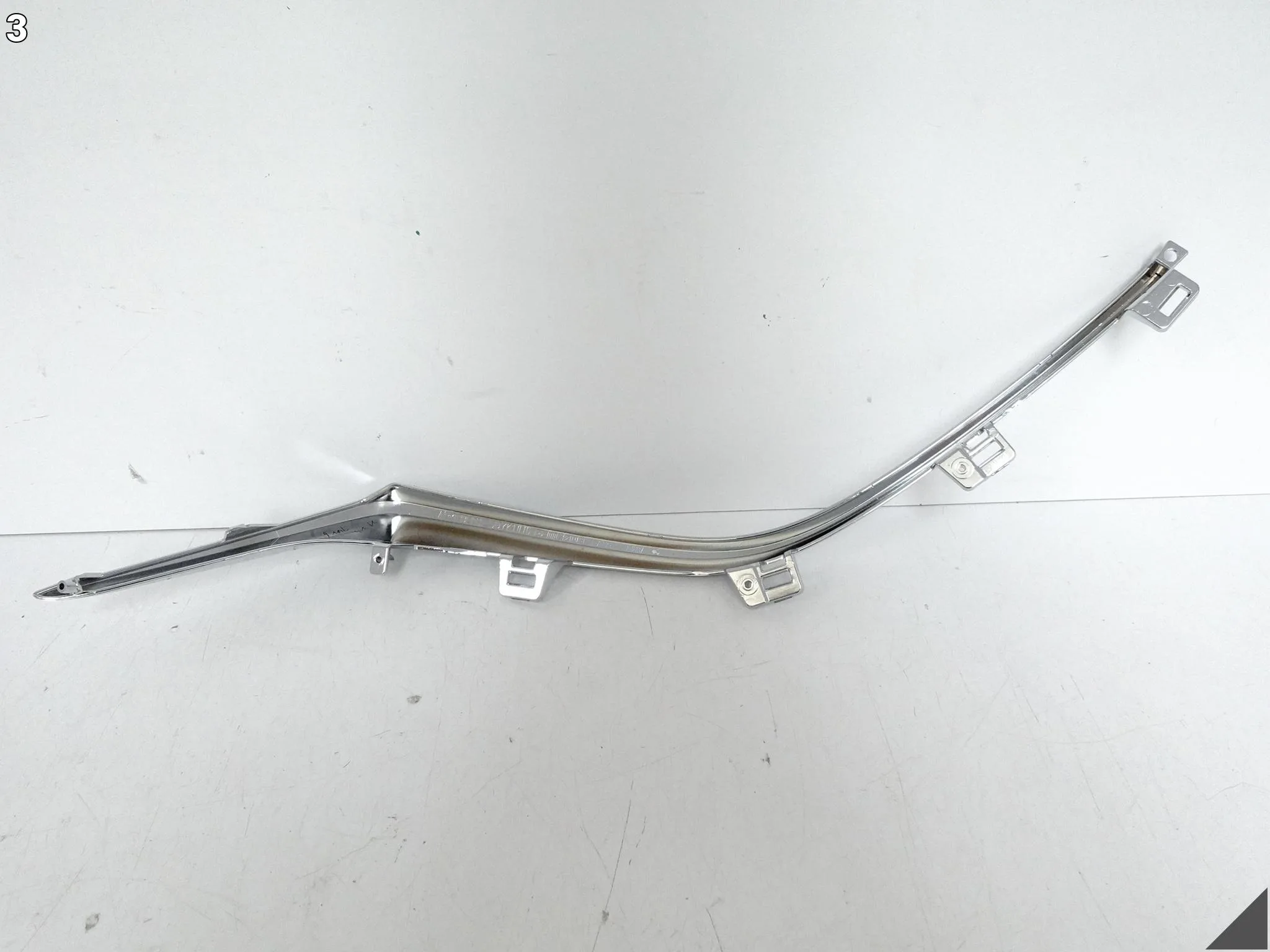 MAZDA 3 III BM 14-17 LISTWA CHROM ATRAPY GRILLA ZDERZAKA PRZÓD LEWA MAZDA 3 III BM 14-17 LISTWA CHROM ATRAPY GRILLA ZDERZAKA PRZÓD LEWA - obrazek 4