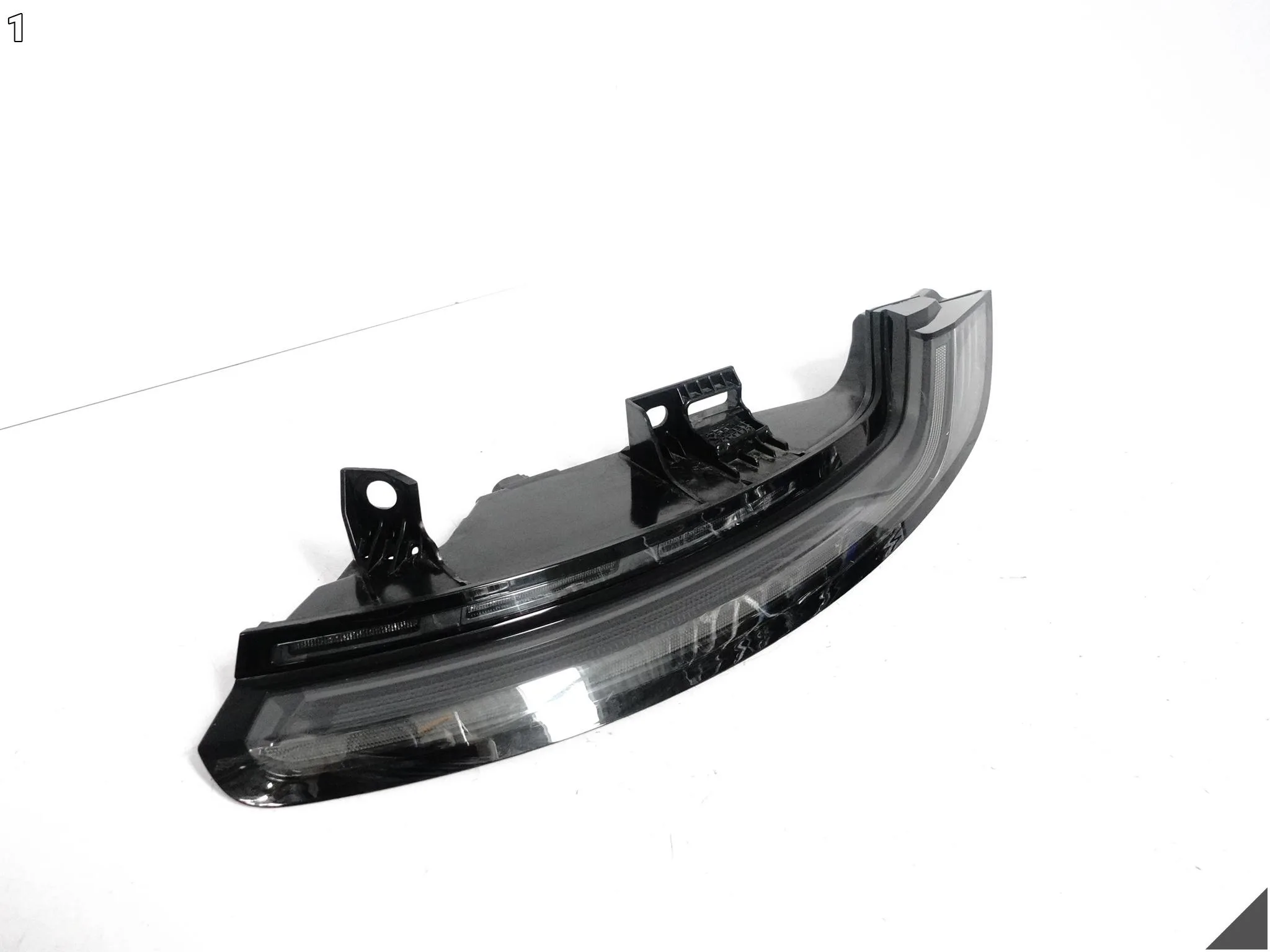 PORSCHE 911 992 EXCLUSIVE 19- LAMPA LED W BŁOTNIK PRAWA TYŁ EU 9P5945092B PORSCHE 911 992 EXCLUSIVE 19- LAMPA LED W BŁOTNIK PRAWA TYŁ EU 9P5945092B - obrazek 2