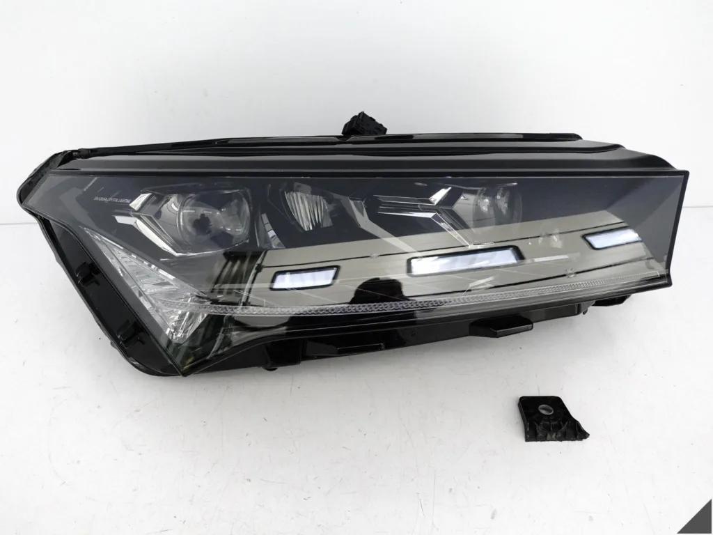 SKODA ENYAQ iV ELECTRIC 5LB 20- LAMPA FULL LED CRYSTAL LIGHTING PRAWA PRZÓD