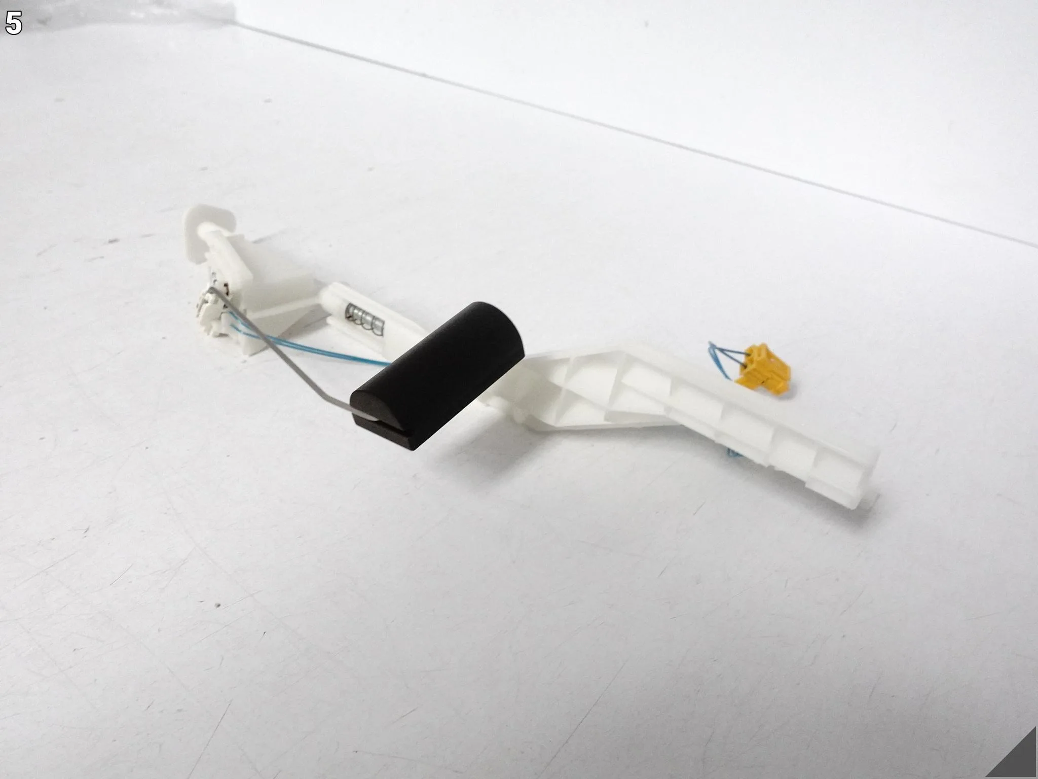 PORSCHE 911 997 04-12 CZUJNIK POZIOMU PALIWA PŁYWAK UKŁAD PALIWOWY PORSCHE 911 997 04-12 CZUJNIK POZIOMU PALIWA PŁYWAK UKŁAD PALIWOWY - obrazek 6