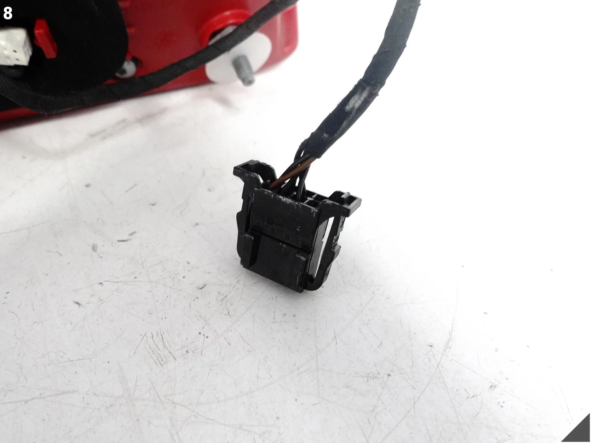 PORSCHE MACAN 95B 14-18 LAMPA LED W KLAPĘ PRAWA TYŁ EU 95B945094F PORSCHE MACAN 95B 14-18 LAMPA LED W KLAPĘ PRAWA TYŁ EU 95B945094F - obrazek 9