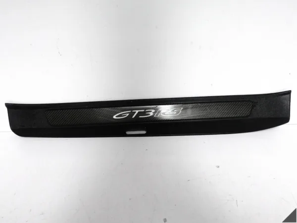 PORSCHE 911 992 GT3RS 23- LISTWA OSŁONA PROGU PODŚWIETLANA PRAWA CARBON PORSCHE 911 992 GT3RS 23- LISTWA OSŁONA PROGU PODŚWIETLANA PRAWA CARBON
