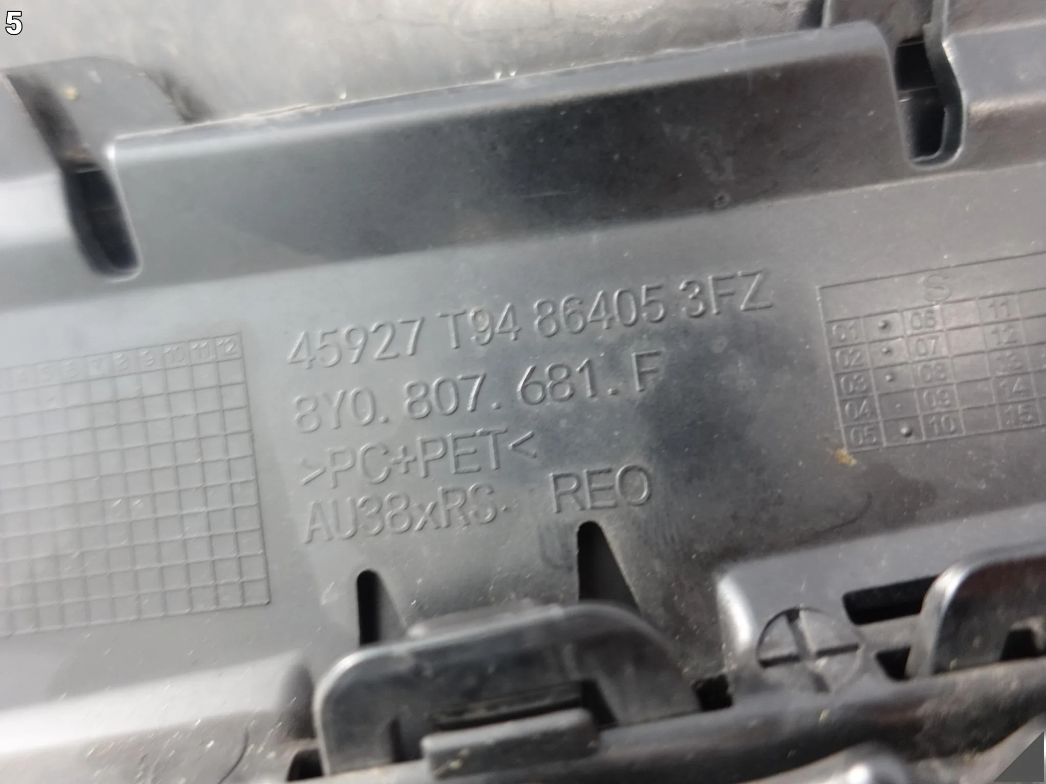 AUDI RS3 8Y0 20-24 OSŁONA ATRAPA KRATKA W ZDERZAK PRZÓD LEWA 8Y0807681F AUDI RS3 8Y0 20-24 OSŁONA ATRAPA KRATKA W ZDERZAK PRZÓD LEWA 8Y0807681F - obrazek 6