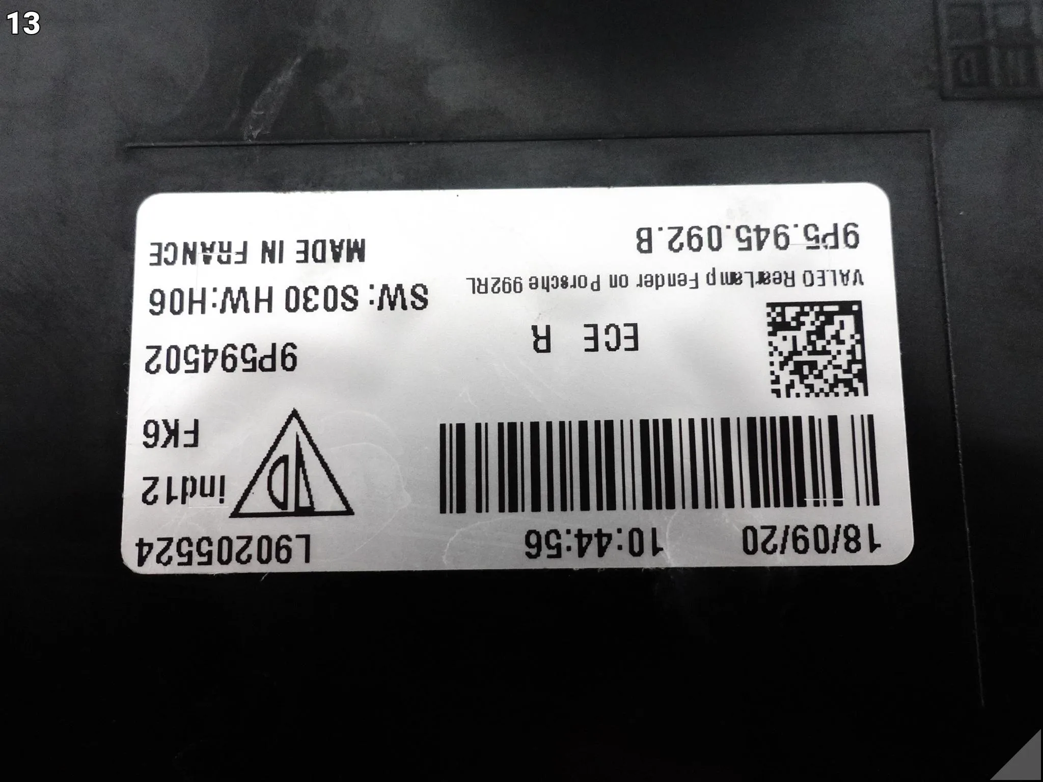 PORSCHE 911 992 EXCLUSIVE 19- LAMPA LED W BŁOTNIK PRAWA TYŁ EU 9P5945092B PORSCHE 911 992 EXCLUSIVE 19- LAMPA LED W BŁOTNIK PRAWA TYŁ EU 9P5945092B - obrazek 14