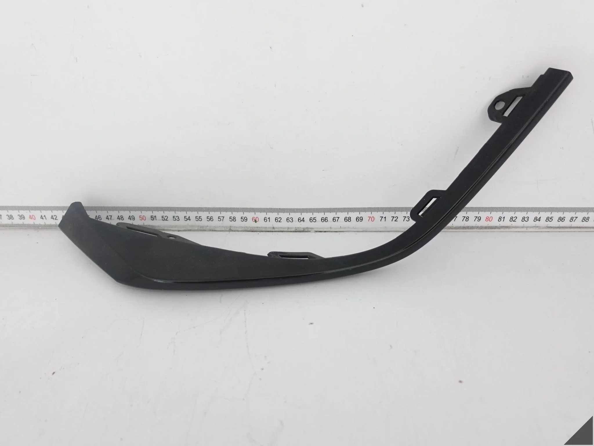 AUDI RS3 8Y0 20-24 LISTWA CZARNA SPOILER DYFUZORA W ZDERZAK TYŁ PRAWA AUDI RS3 8Y0 20-24 LISTWA CZARNA SPOILER DYFUZORA W ZDERZAK TYŁ PRAWA