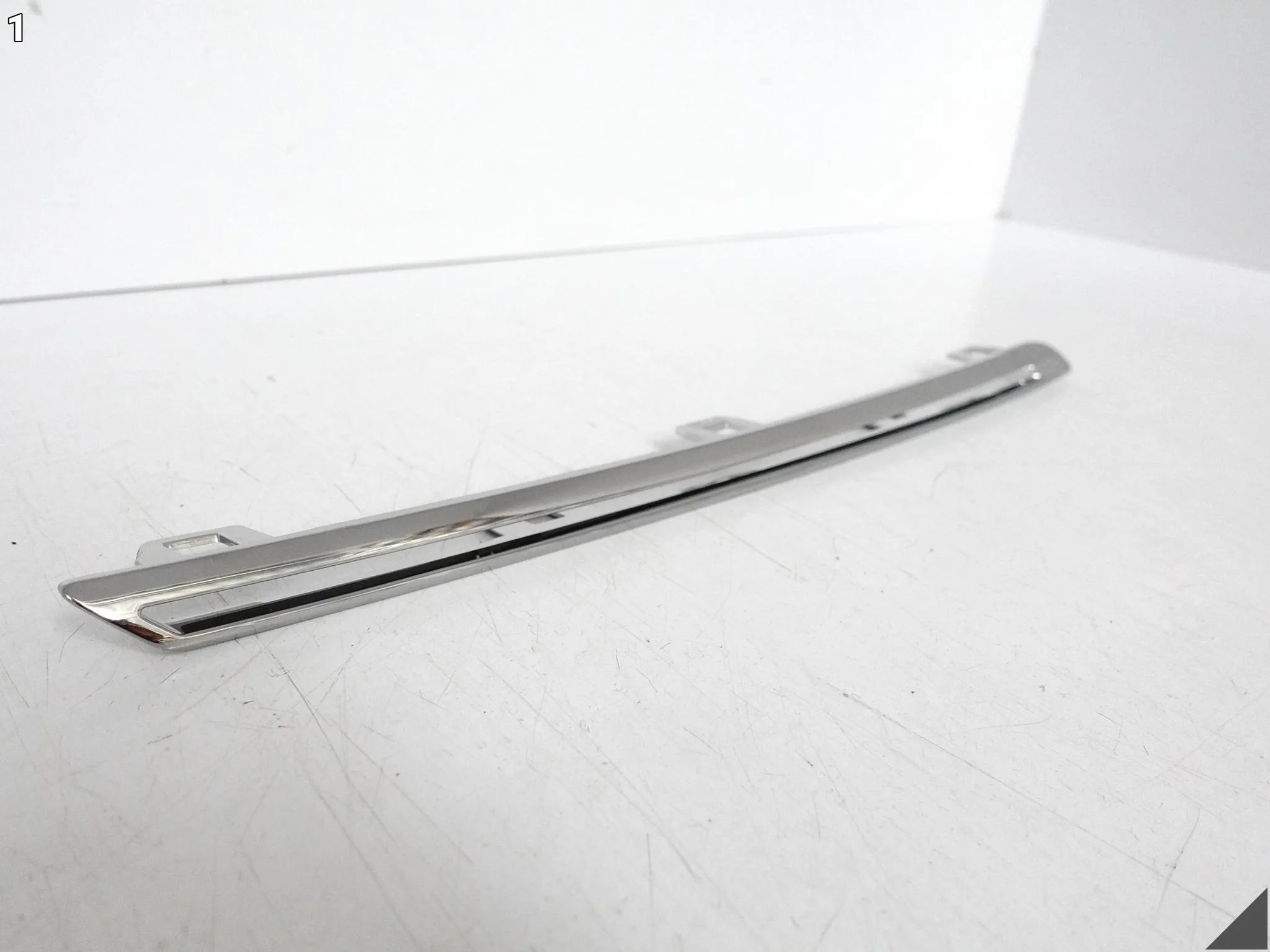 RENAULT MEGANE IV 4 16-20 LISTWA CHROM GRILLA ATRAPY PRZÓD GÓRNA PRAWA RENAULT MEGANE IV 4 16-20 LISTWA CHROM GRILLA ATRAPY PRZÓD GÓRNA PRAWA - obrazek 2