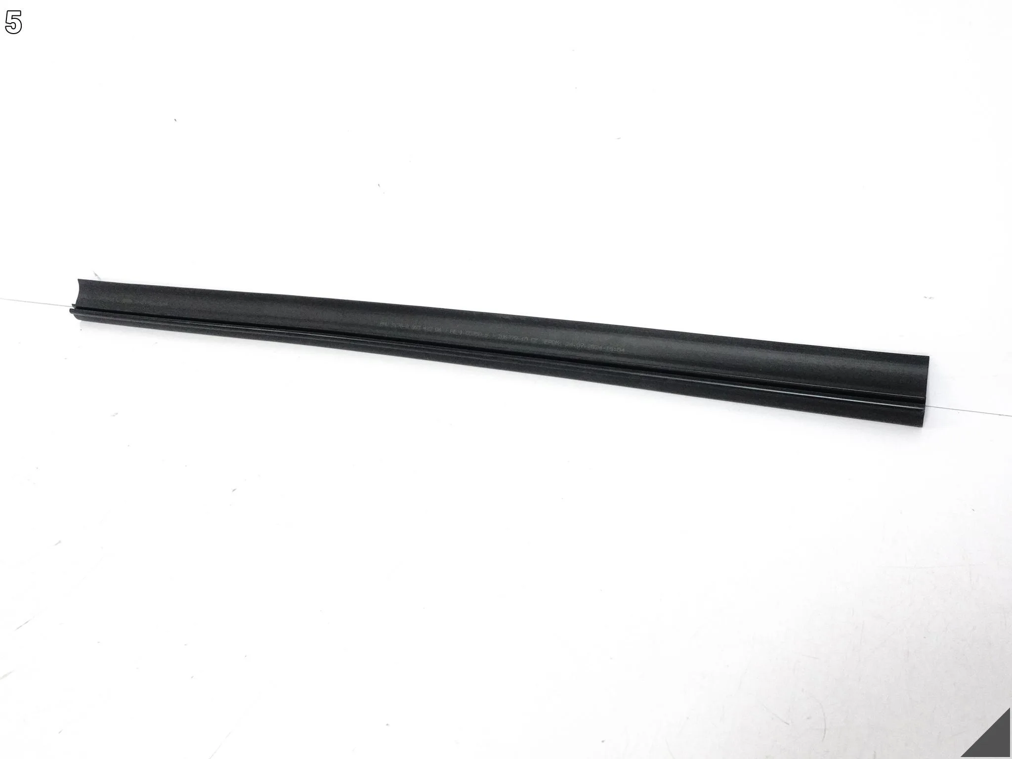 BMW X1 U11 22- X2 U10 23- USZCZELKA MASKI PASA PRZEDNIEGO PRZÓD 9883422 BMW X1 U11 22- X2 U10 23- USZCZELKA MASKI PASA PRZEDNIEGO PRZÓD 9883422 - obrazek 6