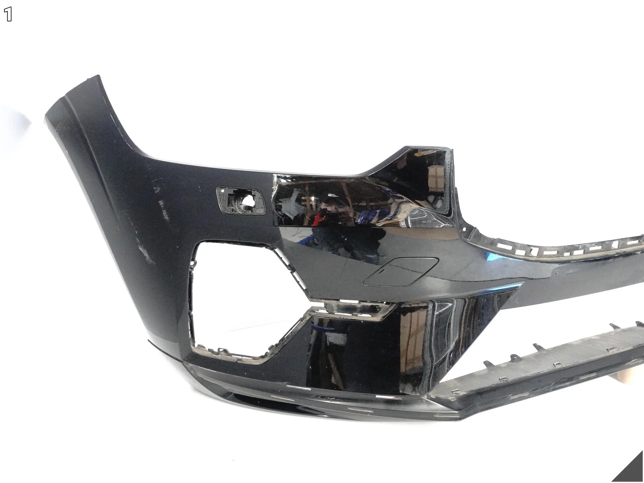 VOLVO XC60 II (2 GENERACJA) LIFT 21- ZWYKŁY ZDERZAK BUMPER PRZÓD (SPRYSKI) VOLVO XC60 II (2 GENERACJA) LIFT 21- ZWYKŁY ZDERZAK BUMPER PRZÓD (SPRYSKI) - obrazek 2