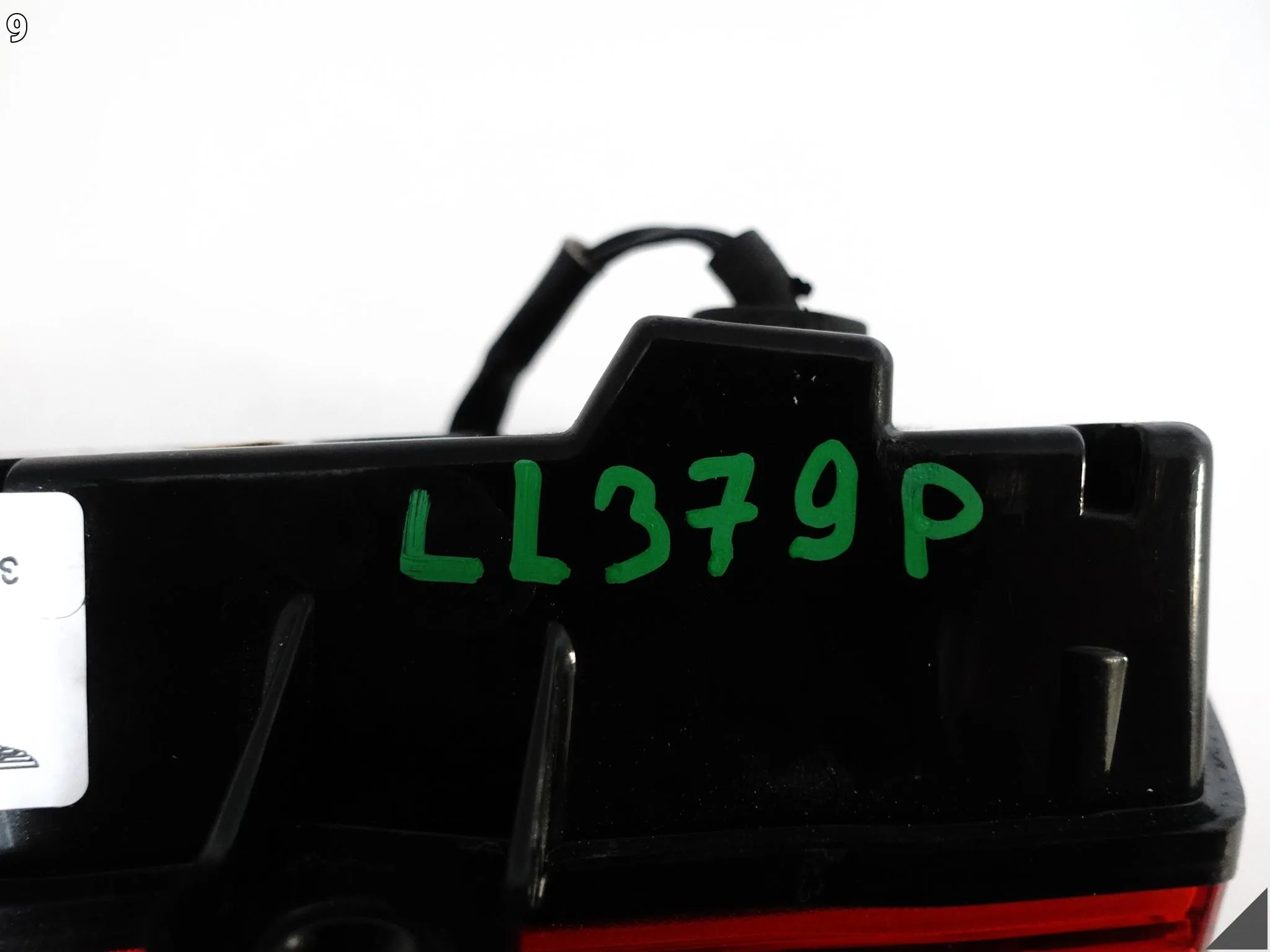 ASTON MARTIN DB11 16-23 LAMPA DECKLID LAMP W BAGAŻNIK LEWA TYŁ ( USA ) ROSE ASTON MARTIN DB11 16-23 LAMPA DECKLID LAMP W BAGAŻNIK LEWA TYŁ ( USA ) ROSE - obrazek 10