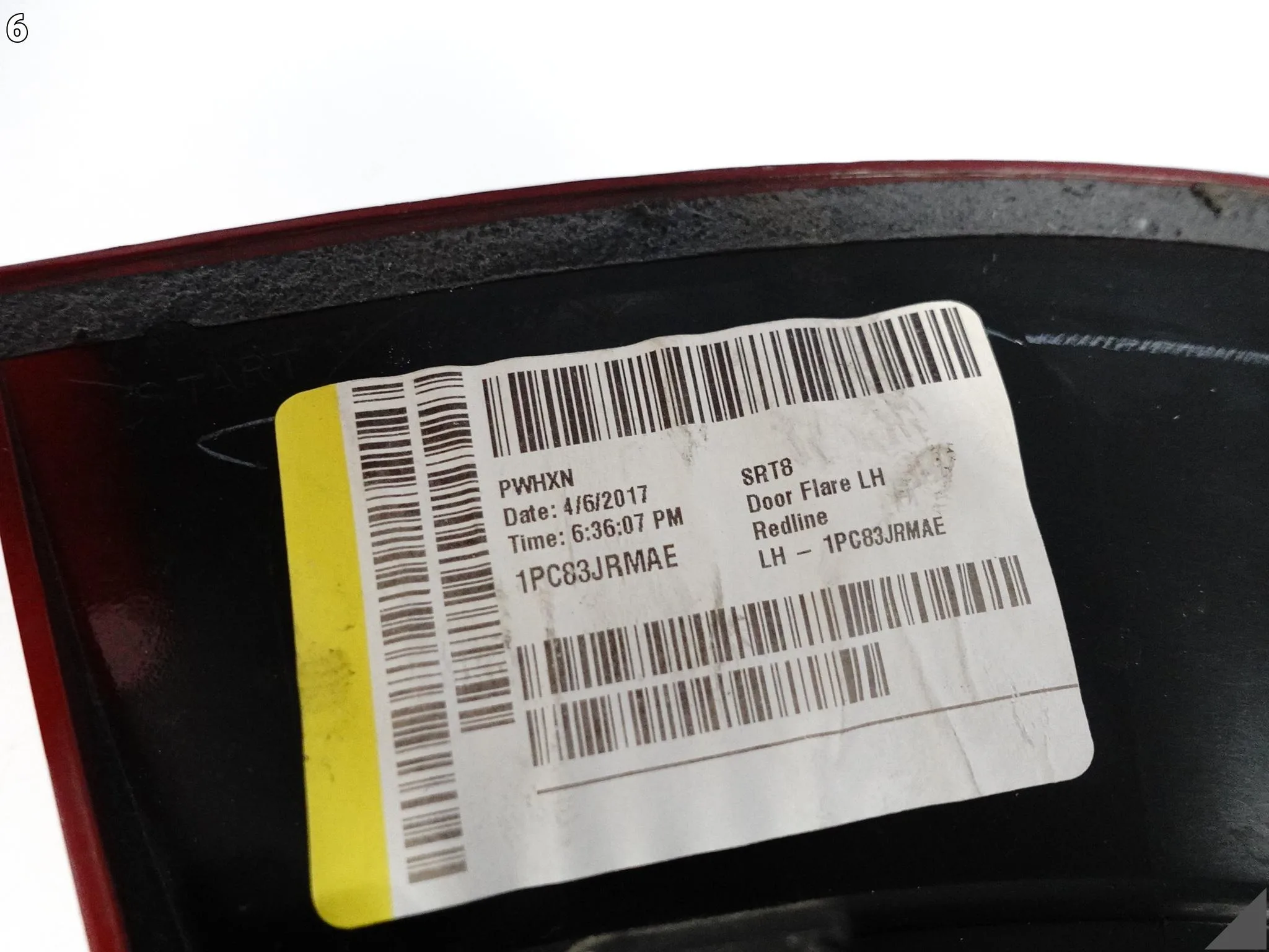 JEEP GRAND CHEROKEE 4 IV SRT8 LISTWA NAKŁADKA NA BŁOTNIK LEWA TYŁ JEEP GRAND CHEROKEE 4 IV SRT8 LISTWA NAKŁADKA NA BŁOTNIK LEWA TYŁ - obrazek 7