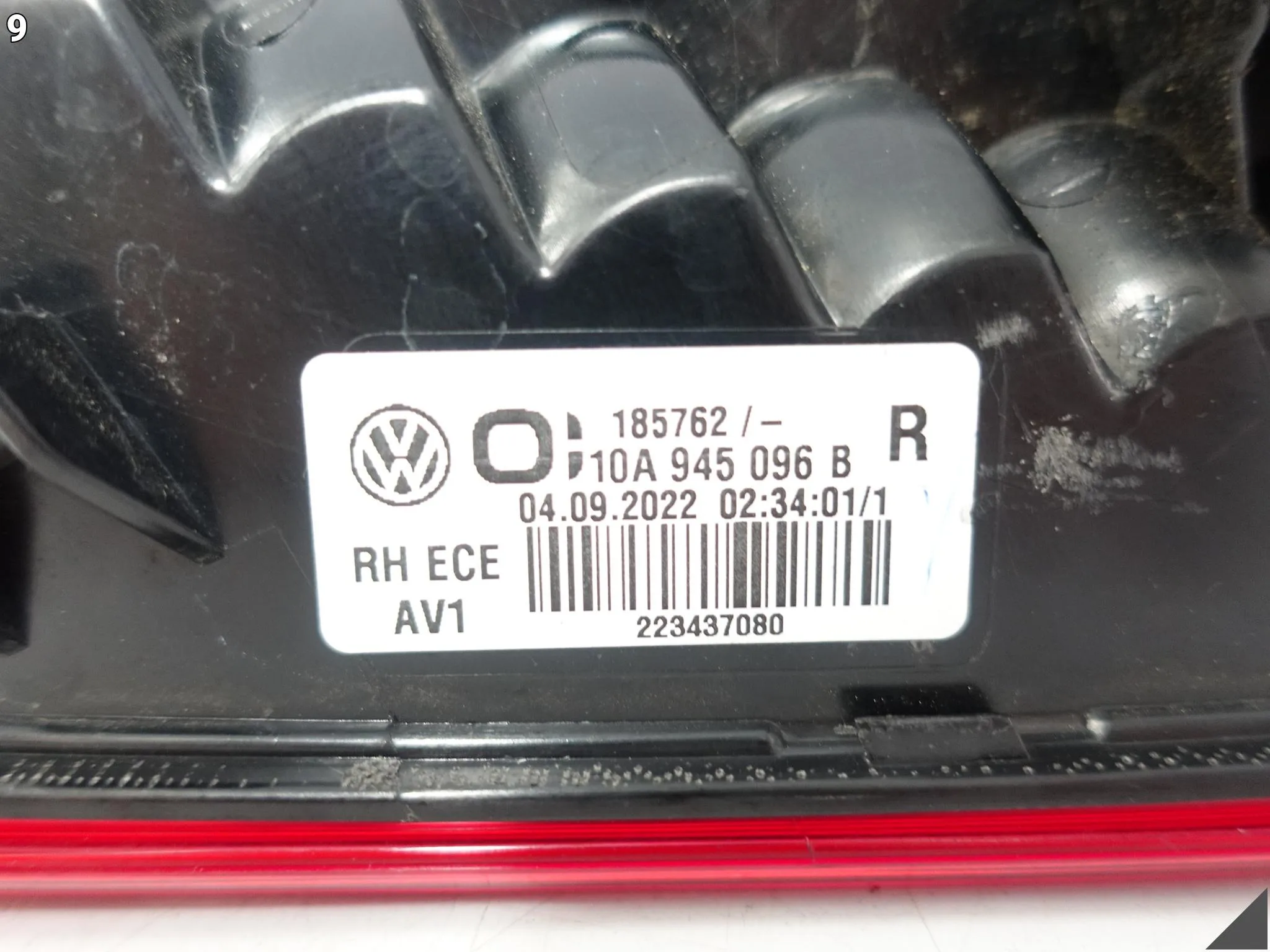 VW ID3 ID.3 10A 19- LAMPA TAILLIGHT LED W BŁOTNIK PRAWA TYŁ 10A945096B VW ID3 ID.3 10A 19- LAMPA TAILLIGHT LED W BŁOTNIK PRAWA TYŁ 10A945096B - obrazek 10