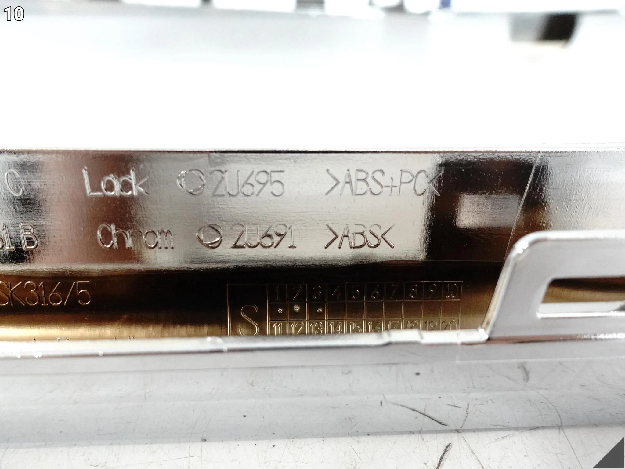 SKODA ENYAQ iV 5LA 20-25 LISTWA CHROM GRILL ATRAPA W ZDERZAK PRZÓD SKODA ENYAQ iV 5LA 20-25 LISTWA CHROM GRILL ATRAPA W ZDERZAK PRZÓD - obrazek 11