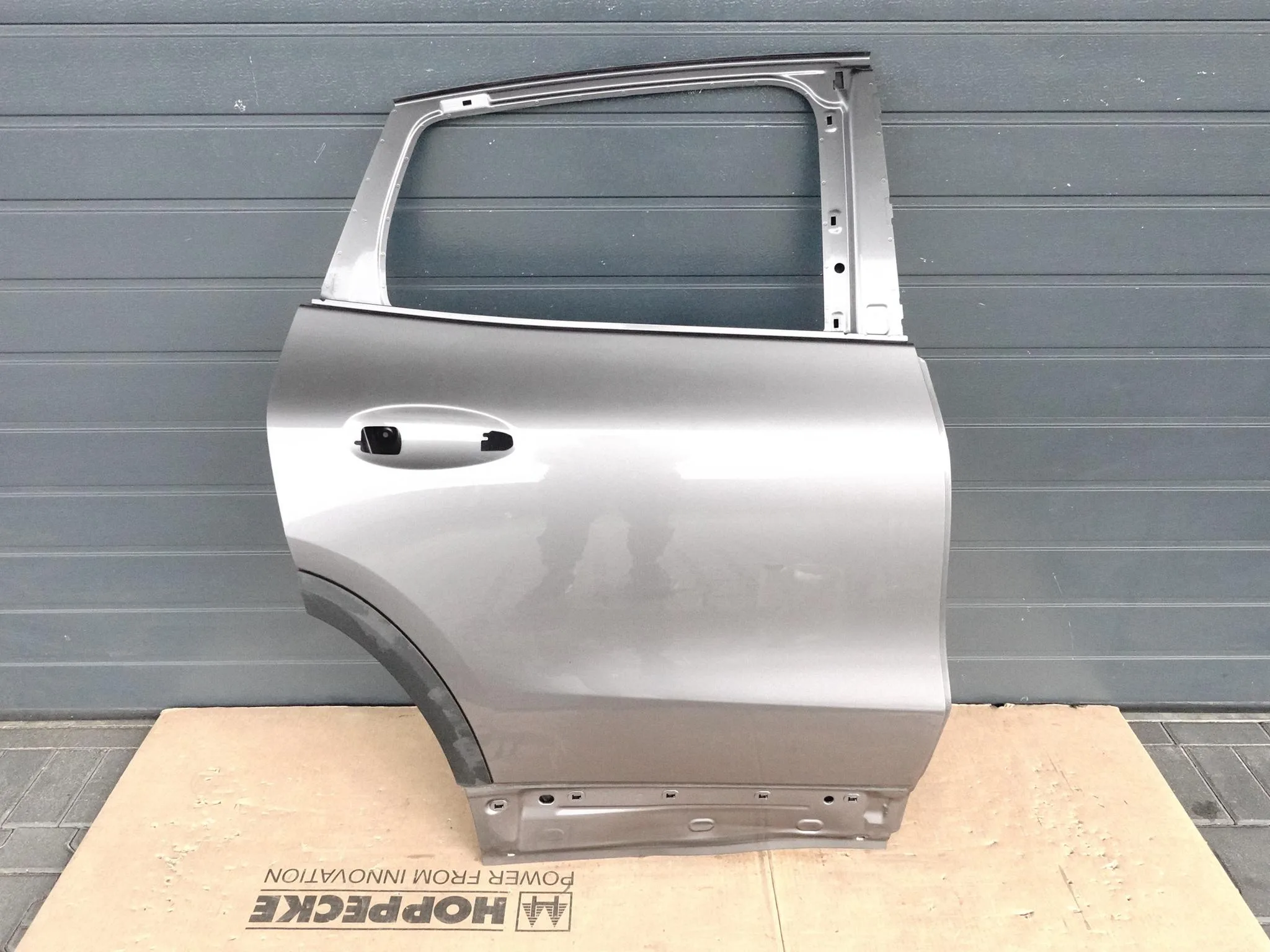 MERCEDES GLA II 2 H247 19- DRZWI DOOR PRAWE TYŁ MERCEDES GLA II 2 H247 19- DRZWI DOOR PRAWE TYŁ
