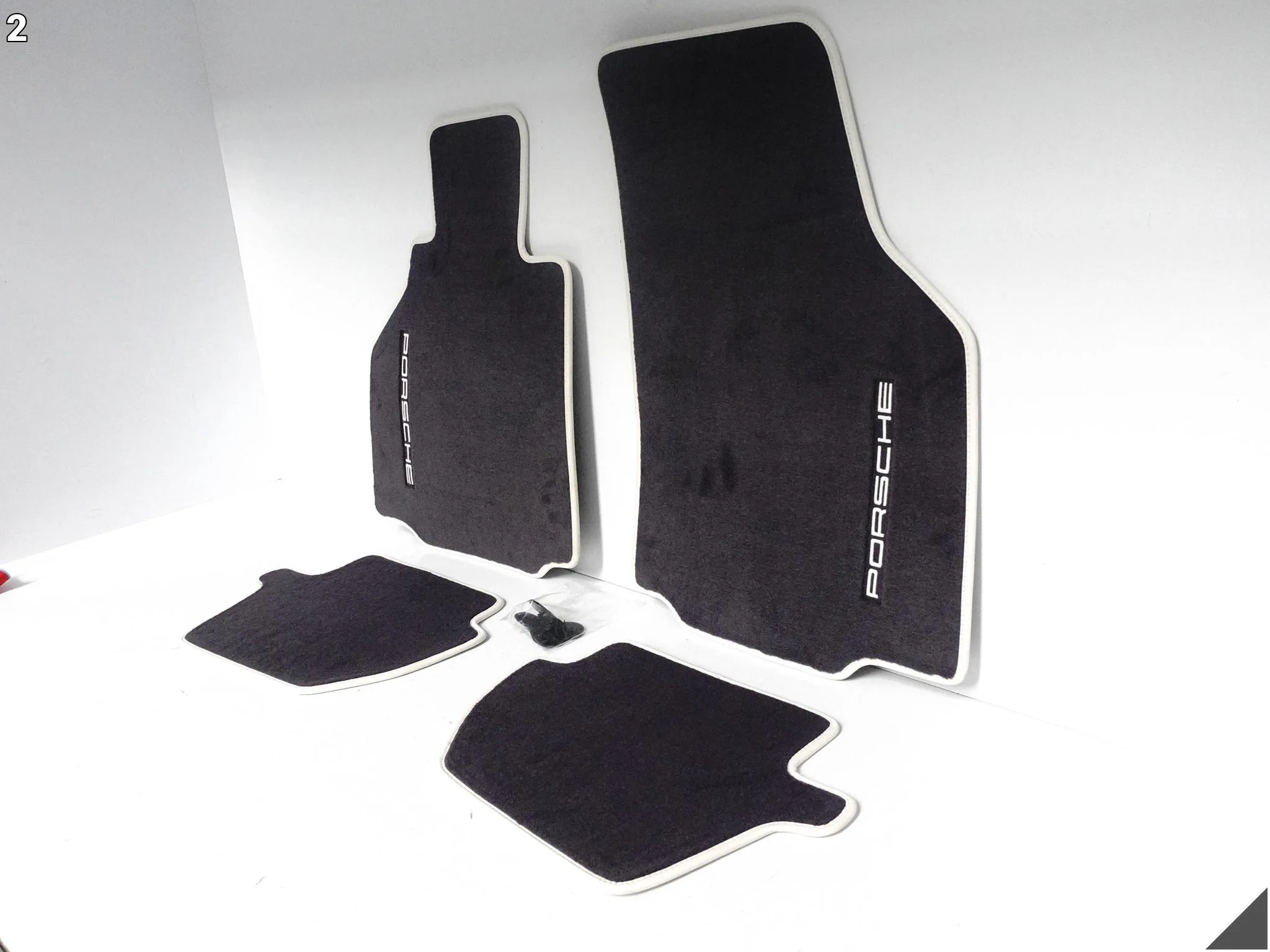 PORSCHE 911 996 97-06 KOMPLET DYWANIKÓW WYKŁADZINA METROPOLBLAU EU PORSCHE 911 996 97-06 KOMPLET DYWANIKÓW WYKŁADZINA METROPOLBLAU EU - obrazek 3